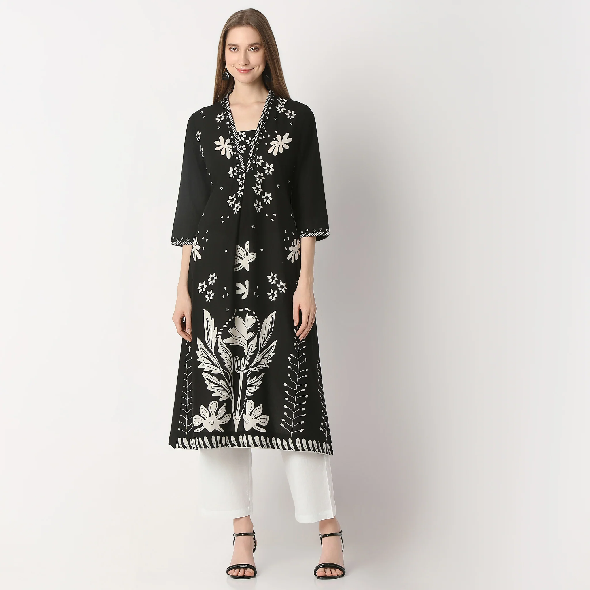 Flare Fit Printed Below Knee V-Neck A-Line Kurta - Image 2