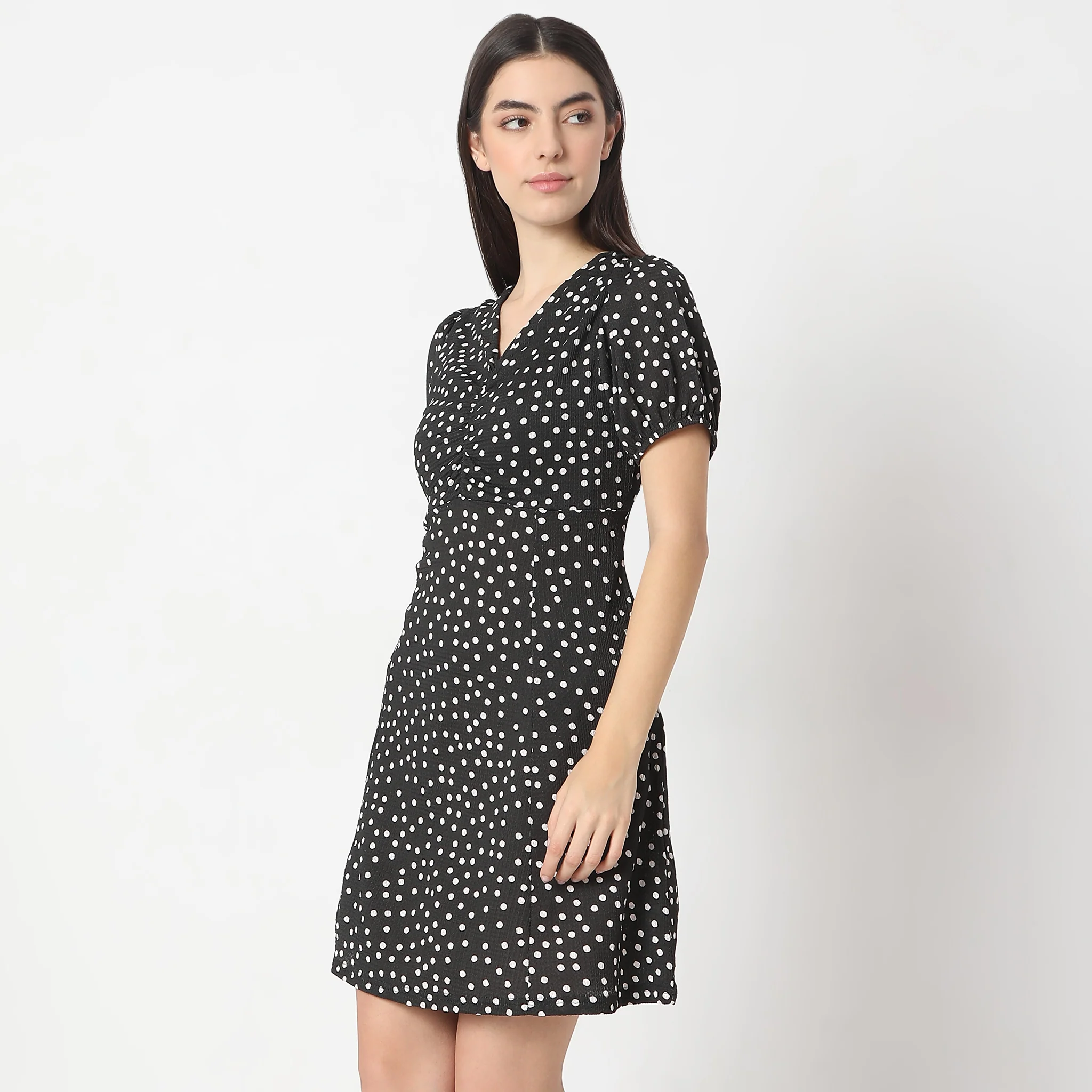 Flare Fit Printed Above Knee V-Neck Flared Short Sleeve Dress - Image 5