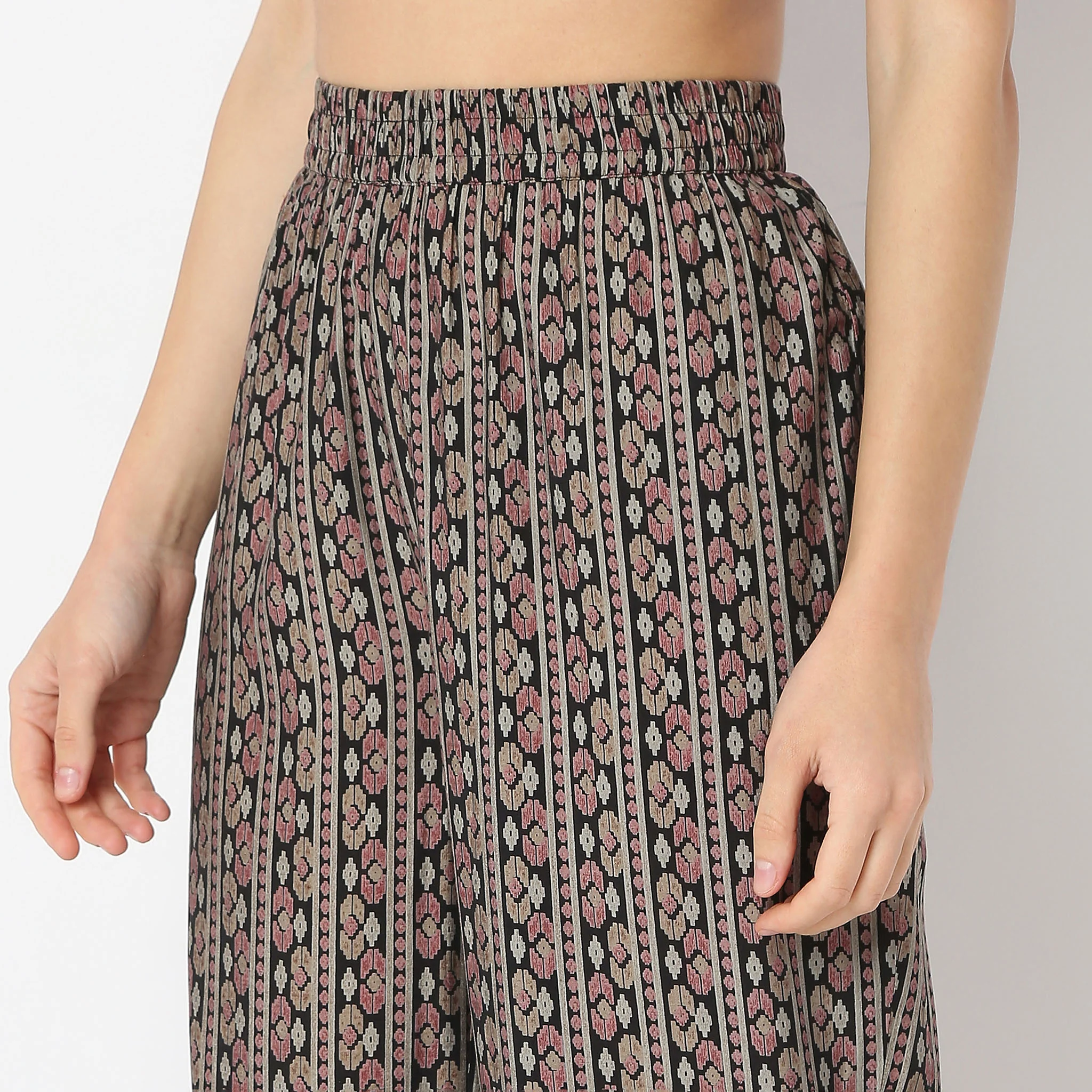 Flare Fit Printed Essential Band Collar Kurta With Pant Set - Image 7