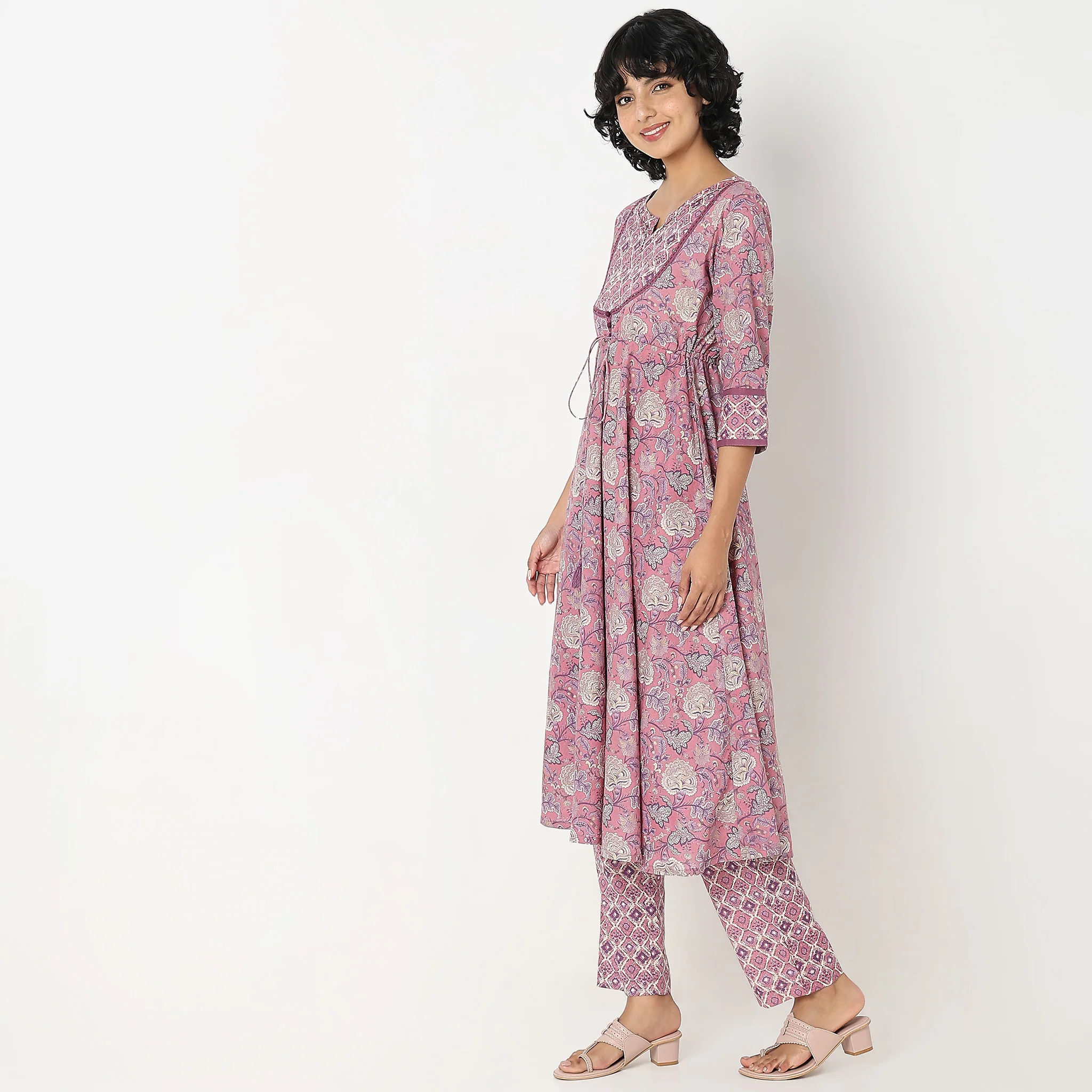 Flare Fit Printed Kurta And Pant With Dupatta Co-Ords - Image 5