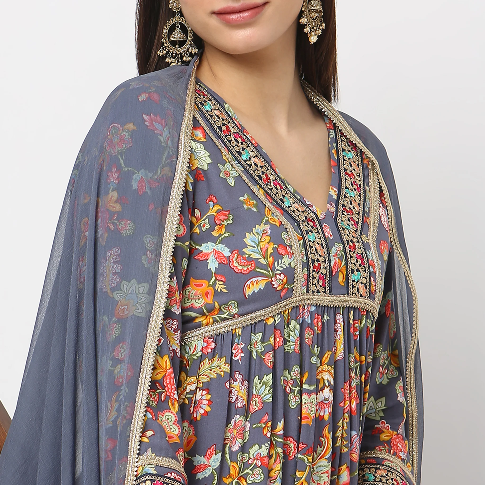 Flare Fit Printed Kurta And Pant With Dupatta Set - Image 4