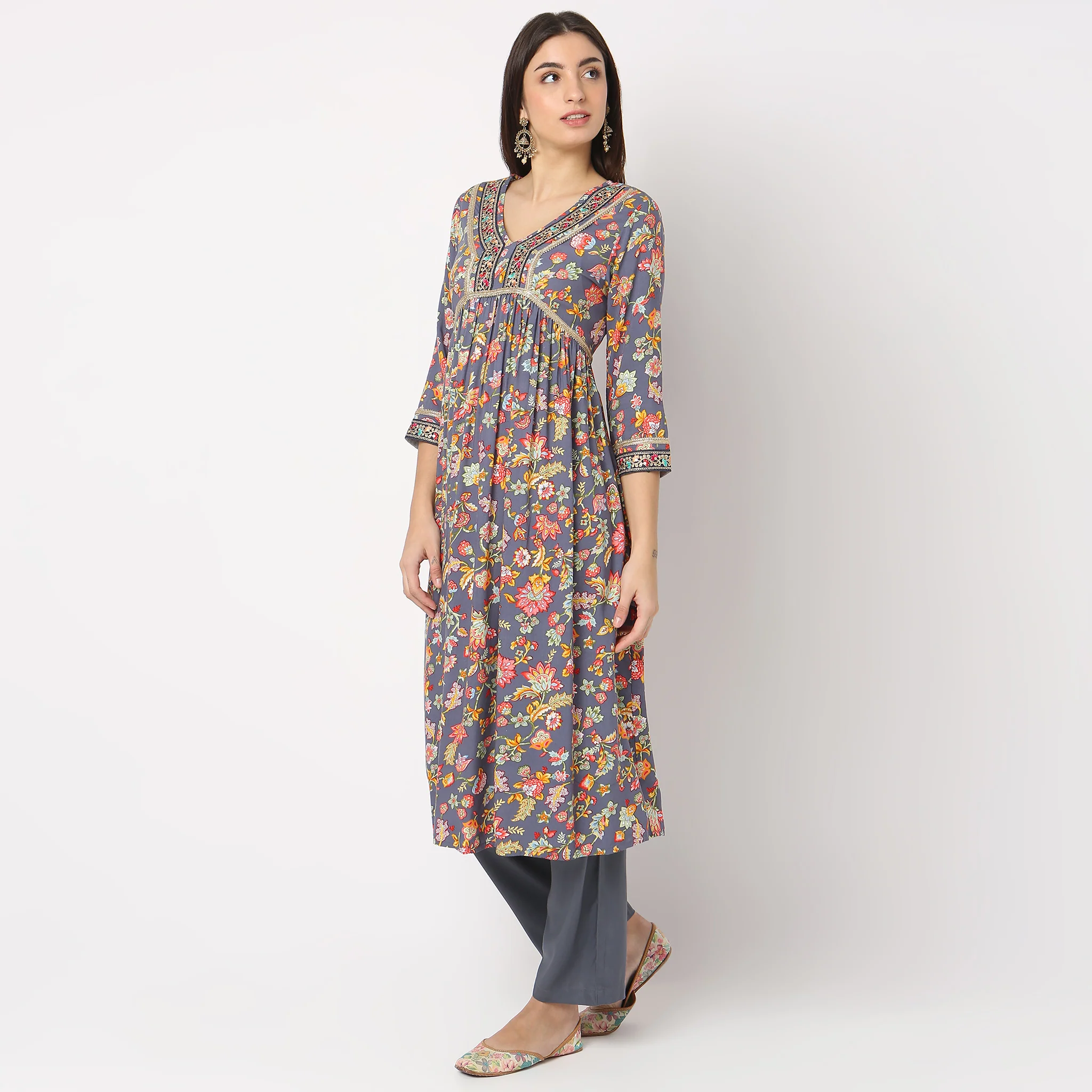 Flare Fit Printed Kurta And Pant With Dupatta Set - Image 5
