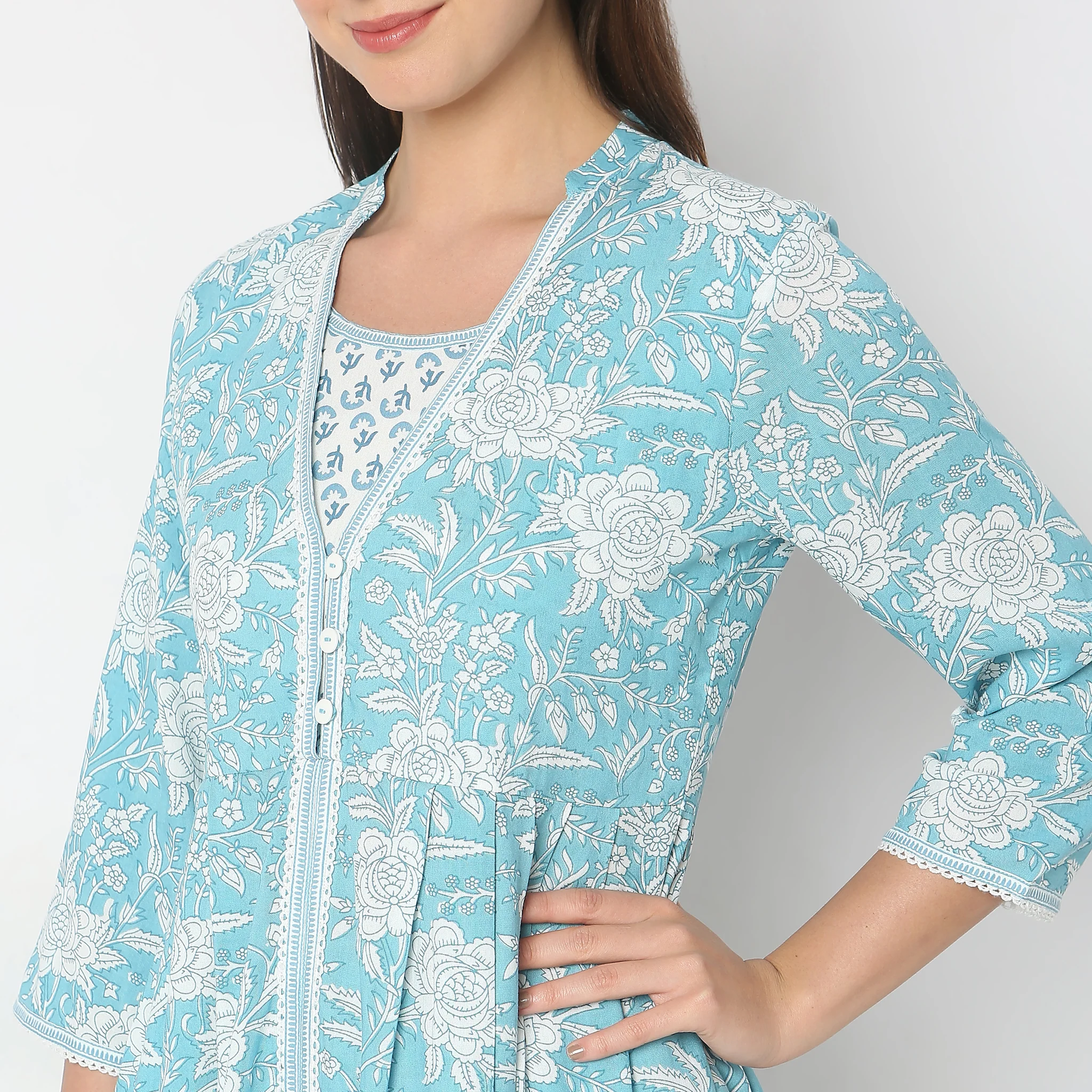 Flare Fit Printed Kurta And Pant With Dupatta Co-Ords - Image 4