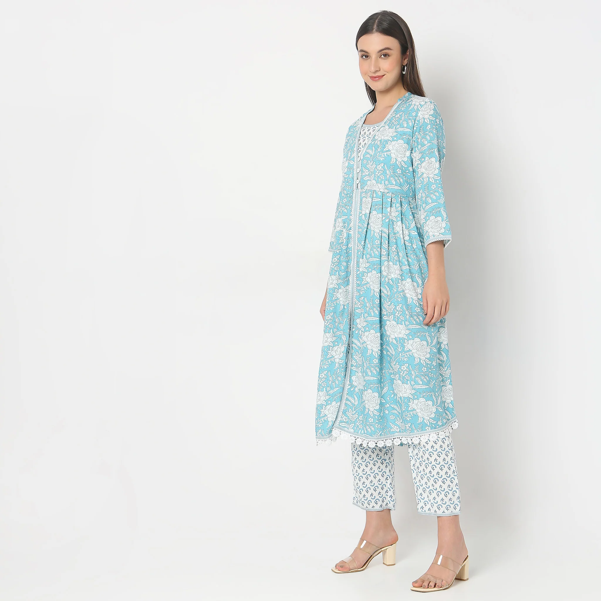 Flare Fit Printed Kurta And Pant With Dupatta Co-Ords - Image 5
