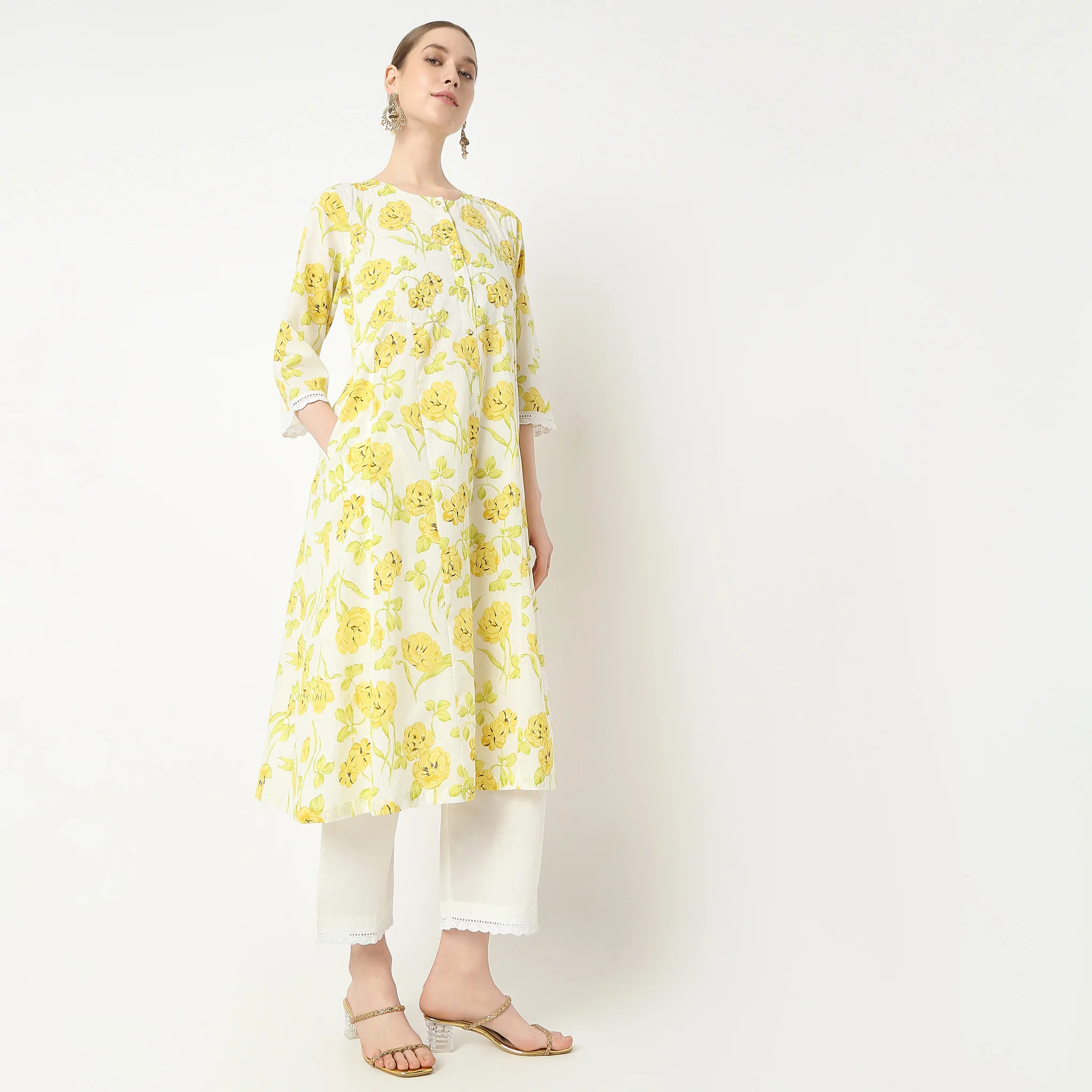 Flare Fit Printed Kurta And Pant With Dupatta Set - Image 5