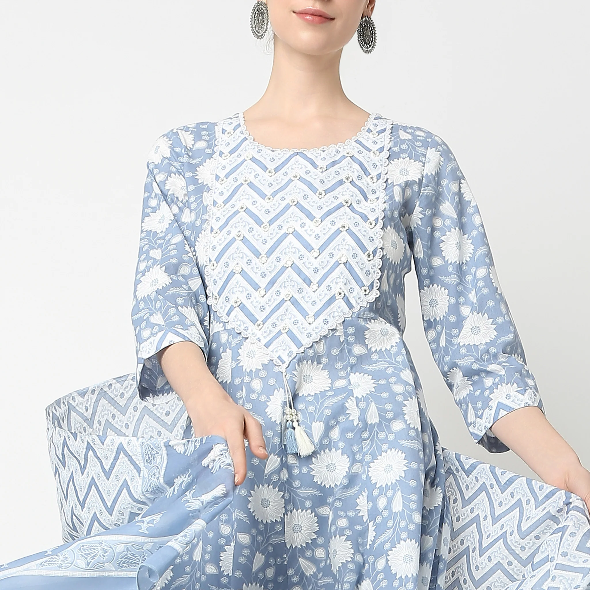 Flare Fit Printed Kurta And Pant With Dupatta Set - Image 4