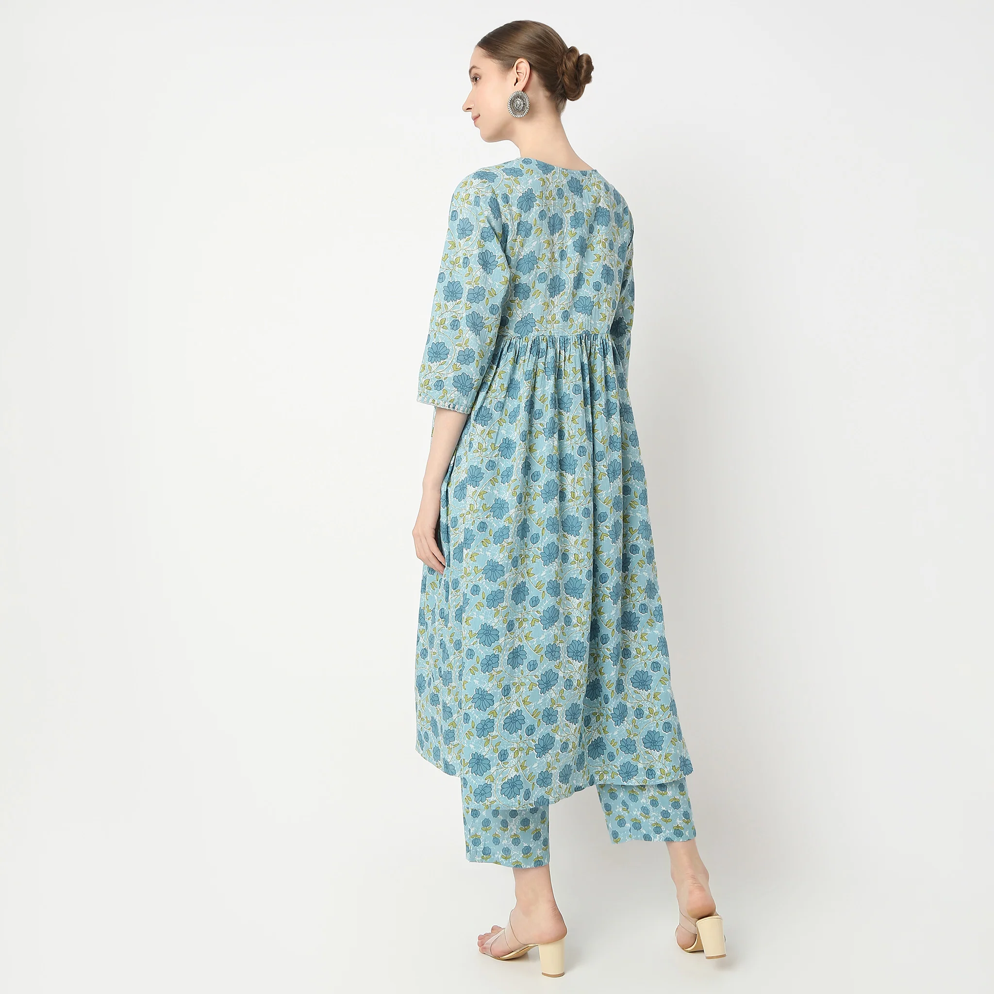 Flare Fit Printed V-Neck Kurta And Pant With Dupatta Set - Image 3