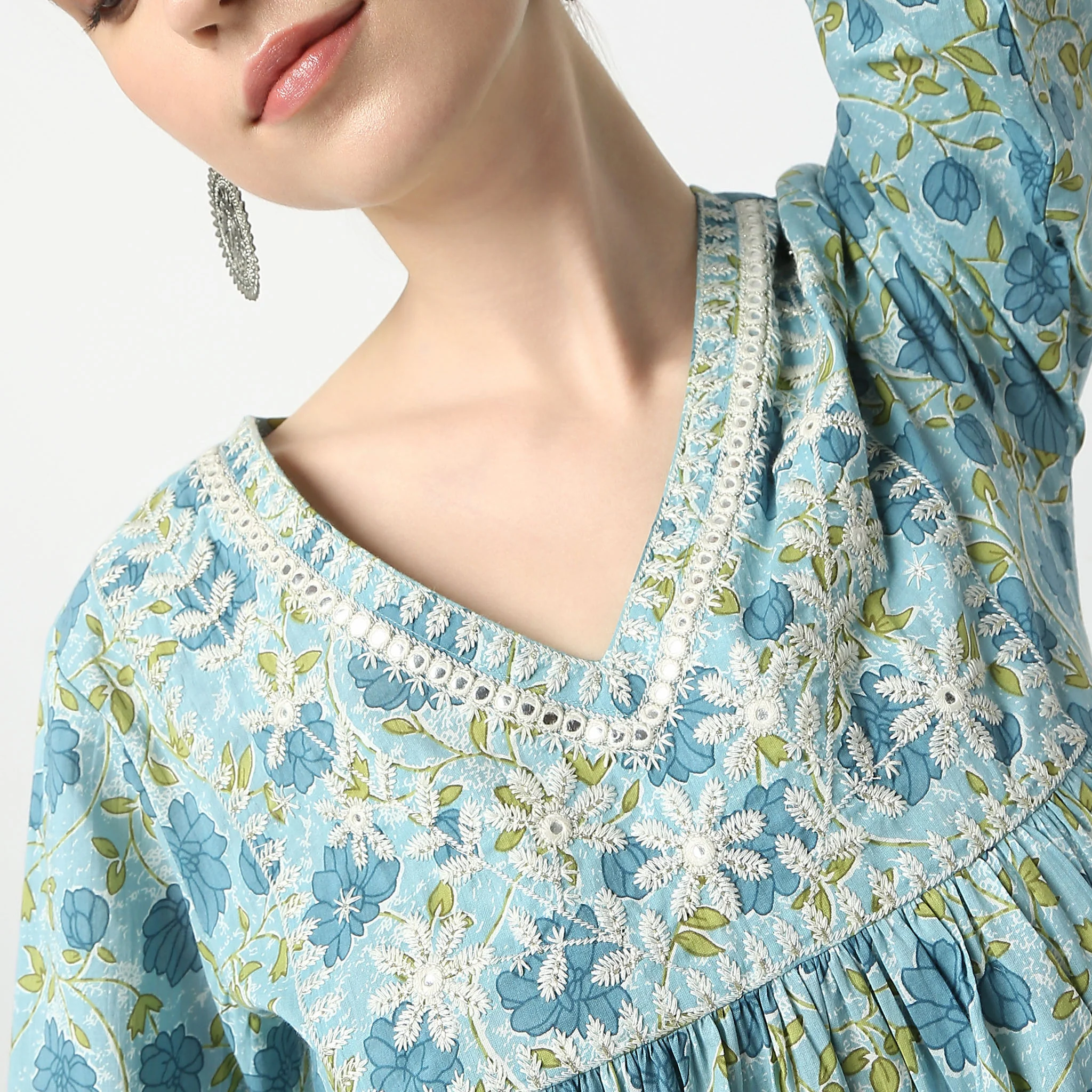 Flare Fit Printed V-Neck Kurta And Pant With Dupatta Set - Image 4