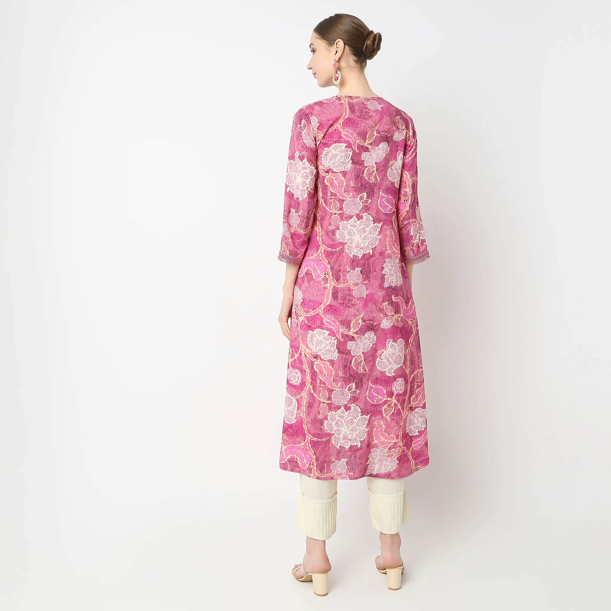 Flare Fit Printed Below Knee V-Neck Kurta - Image 3