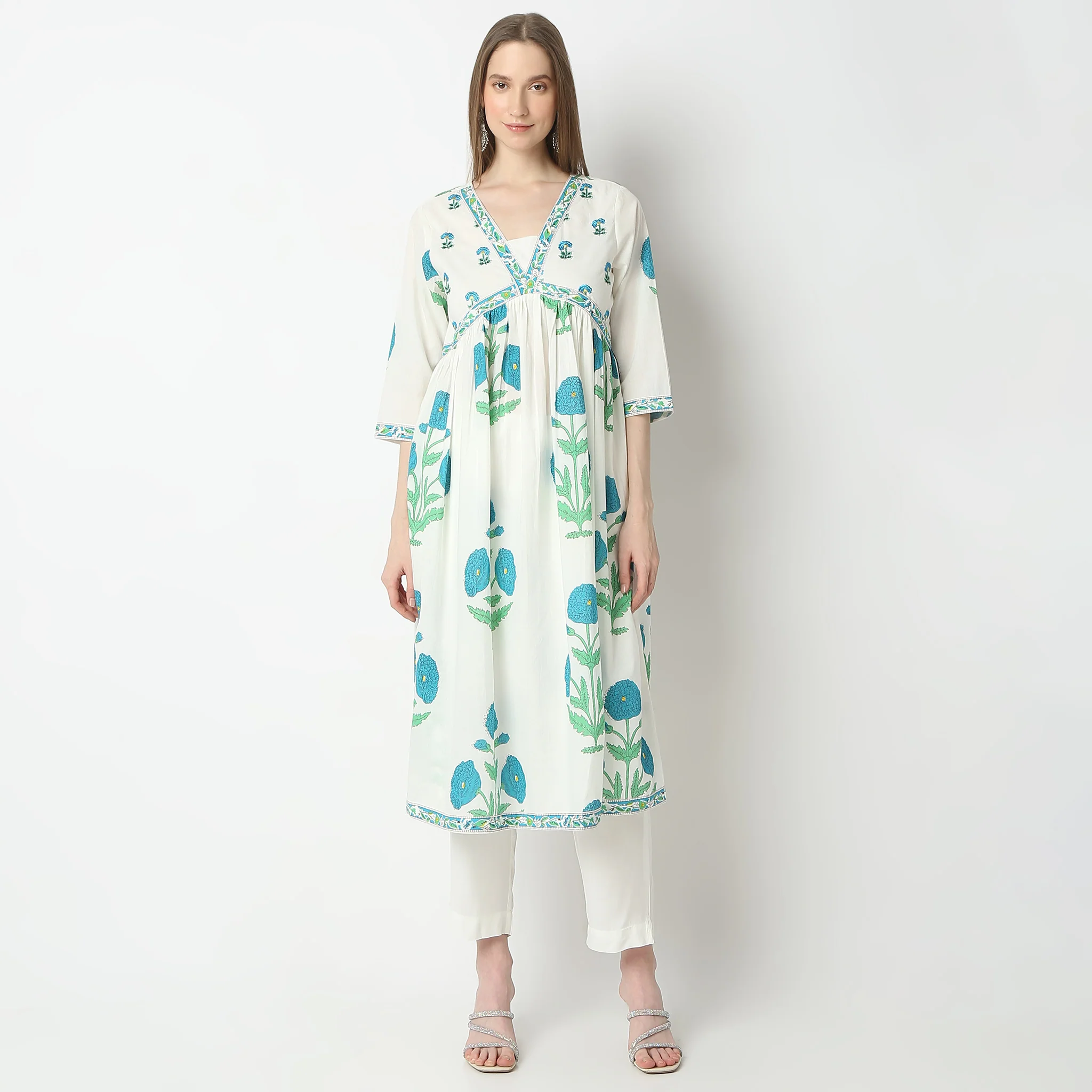 Flare Fit Printed Below Knee V-Neck Alia Cut Kurta - Image 2