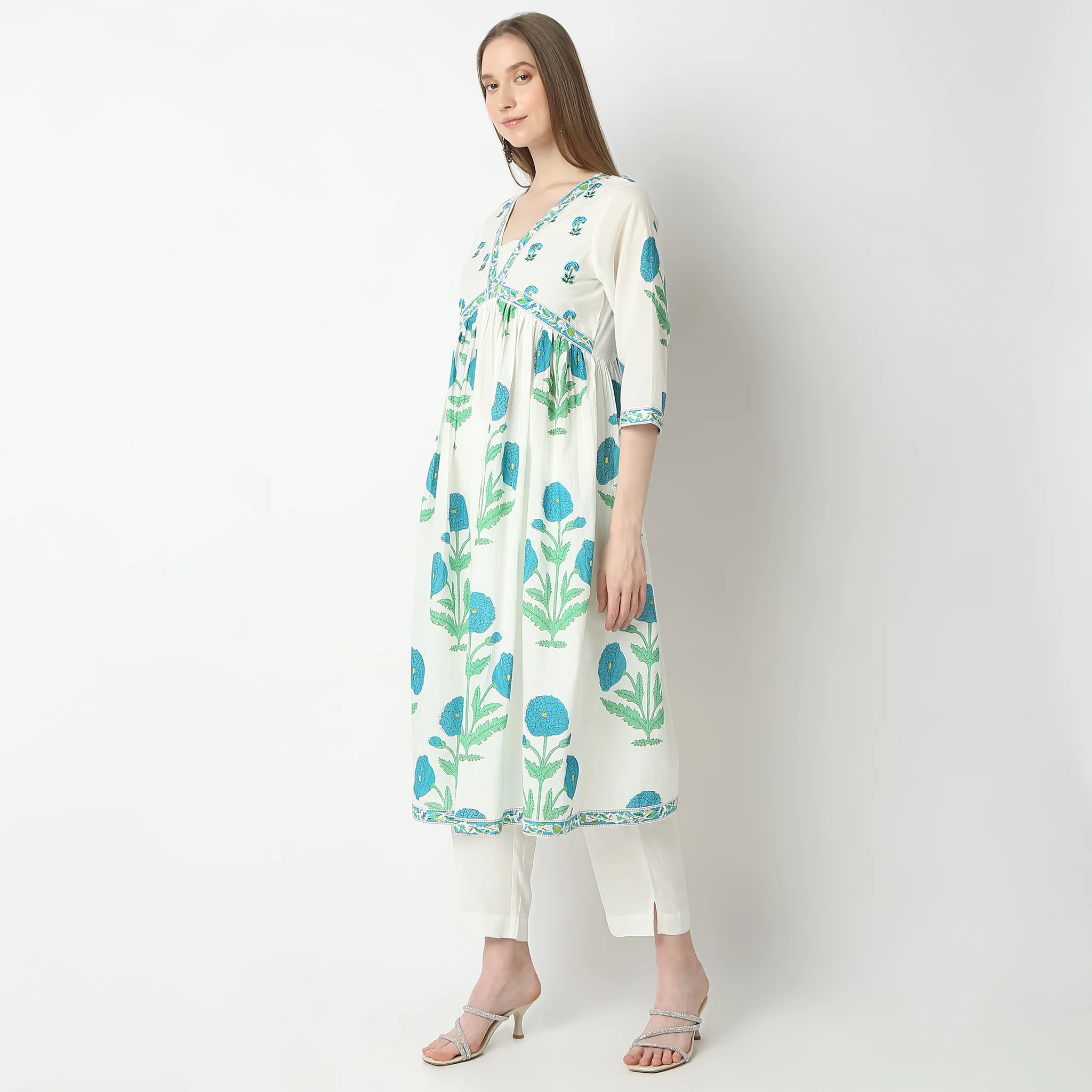 Flare Fit Printed Below Knee V-Neck Alia Cut Kurta - Image 5