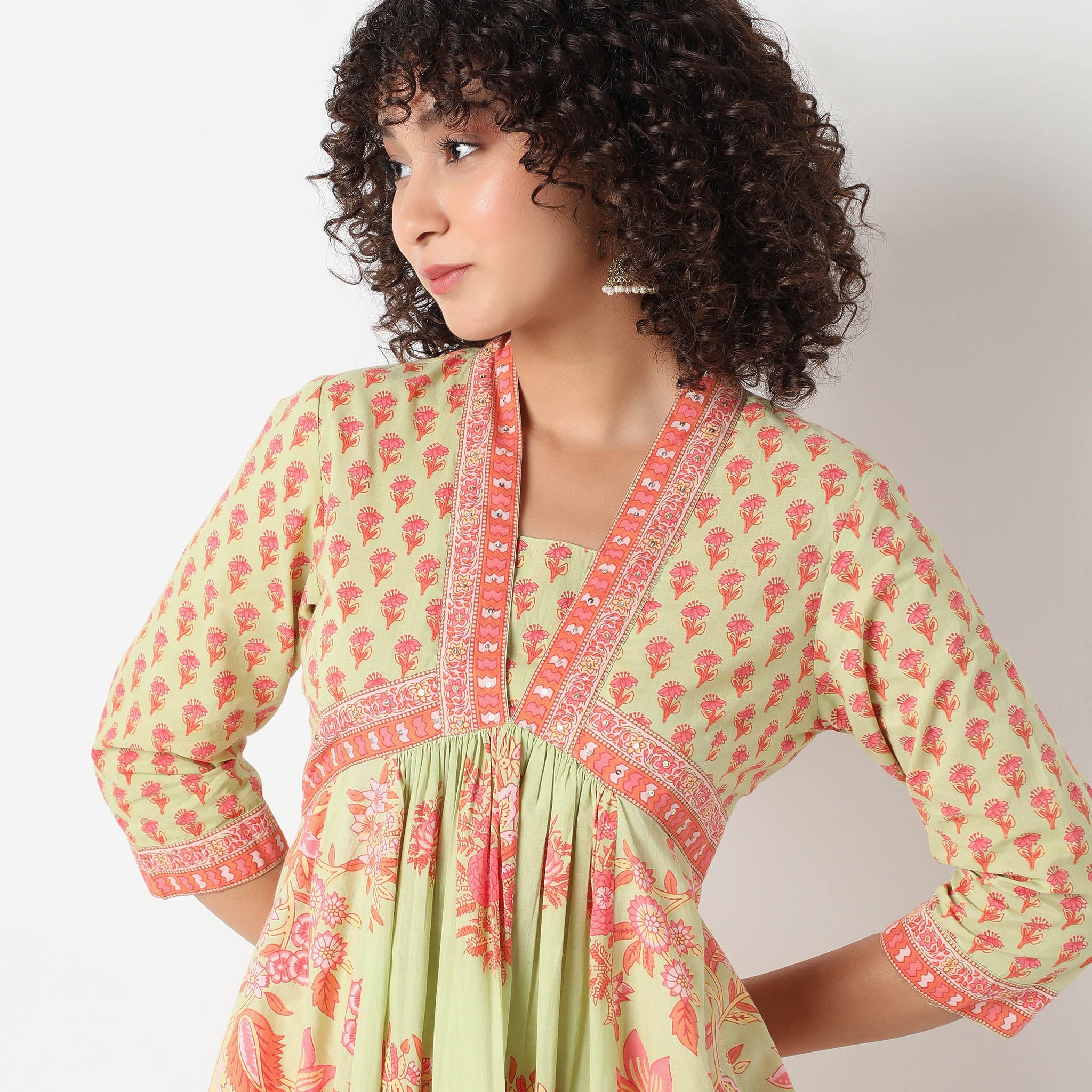 Flare Fit Printed Below Knee V-Neck Kurta - Image 9