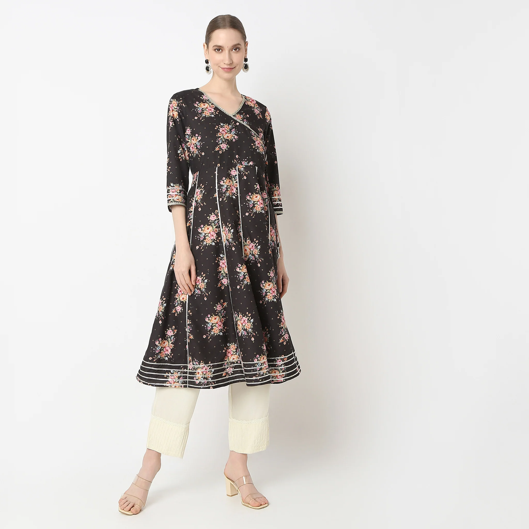 Flare Fit Printed Below Knee V-Neck Kurta - Image 2