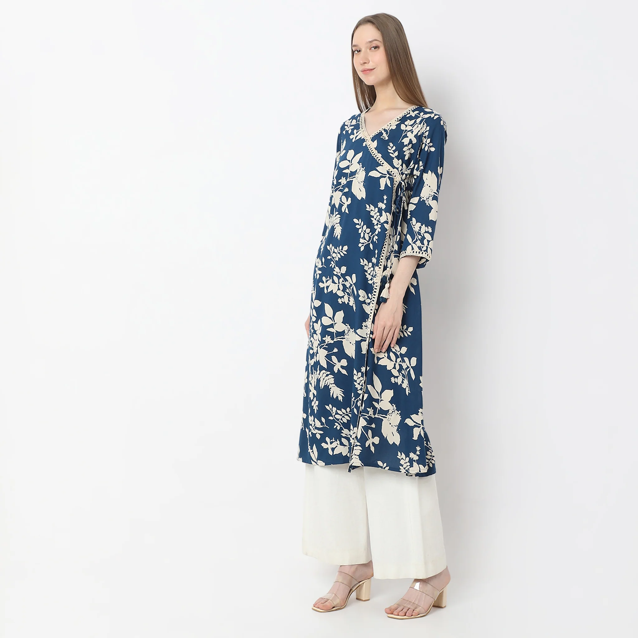 A-Line Printed Knee Length V-Neck Flared Kurta - Image 10