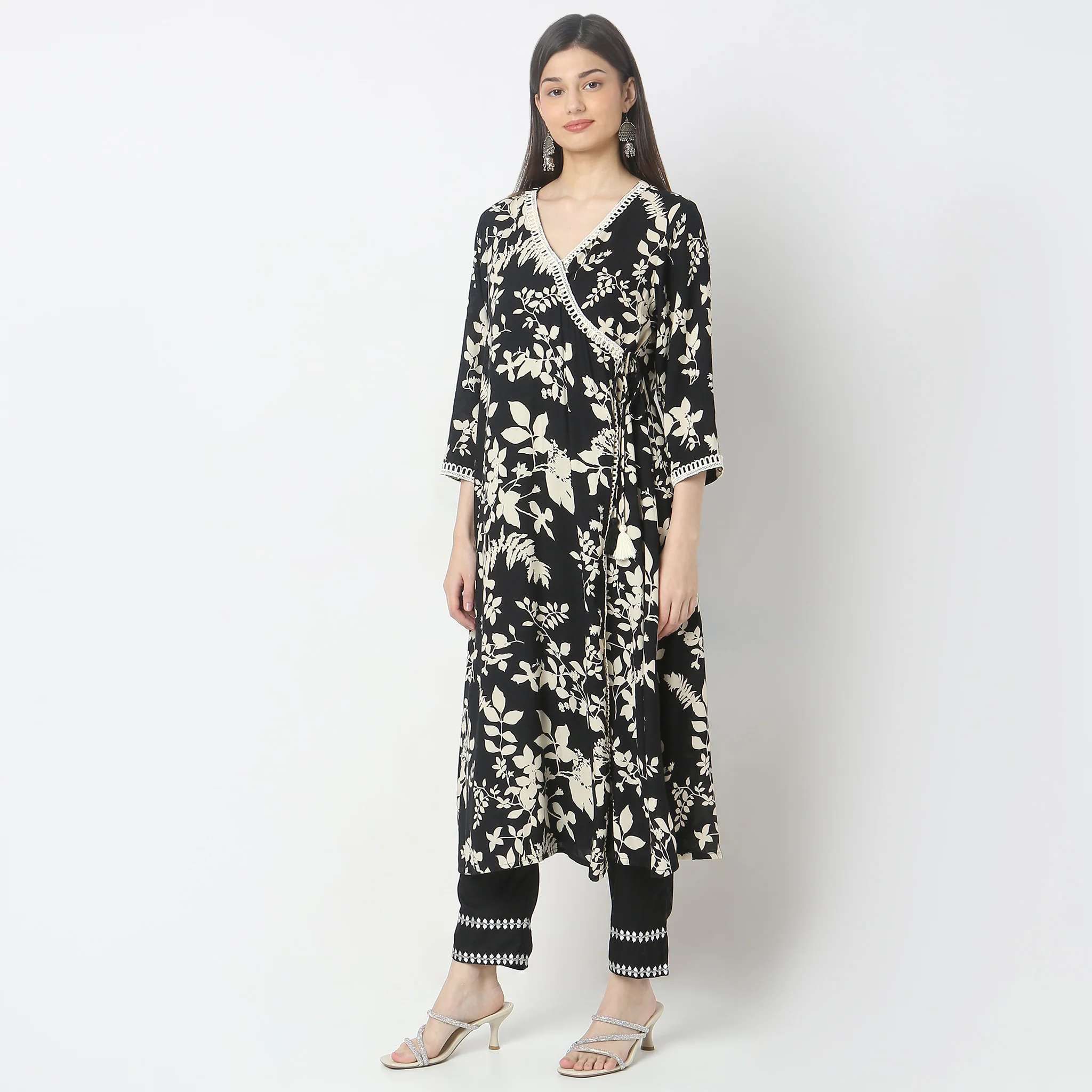 A-Line Printed Knee Length V-Neck Flared Kurta - Image 5