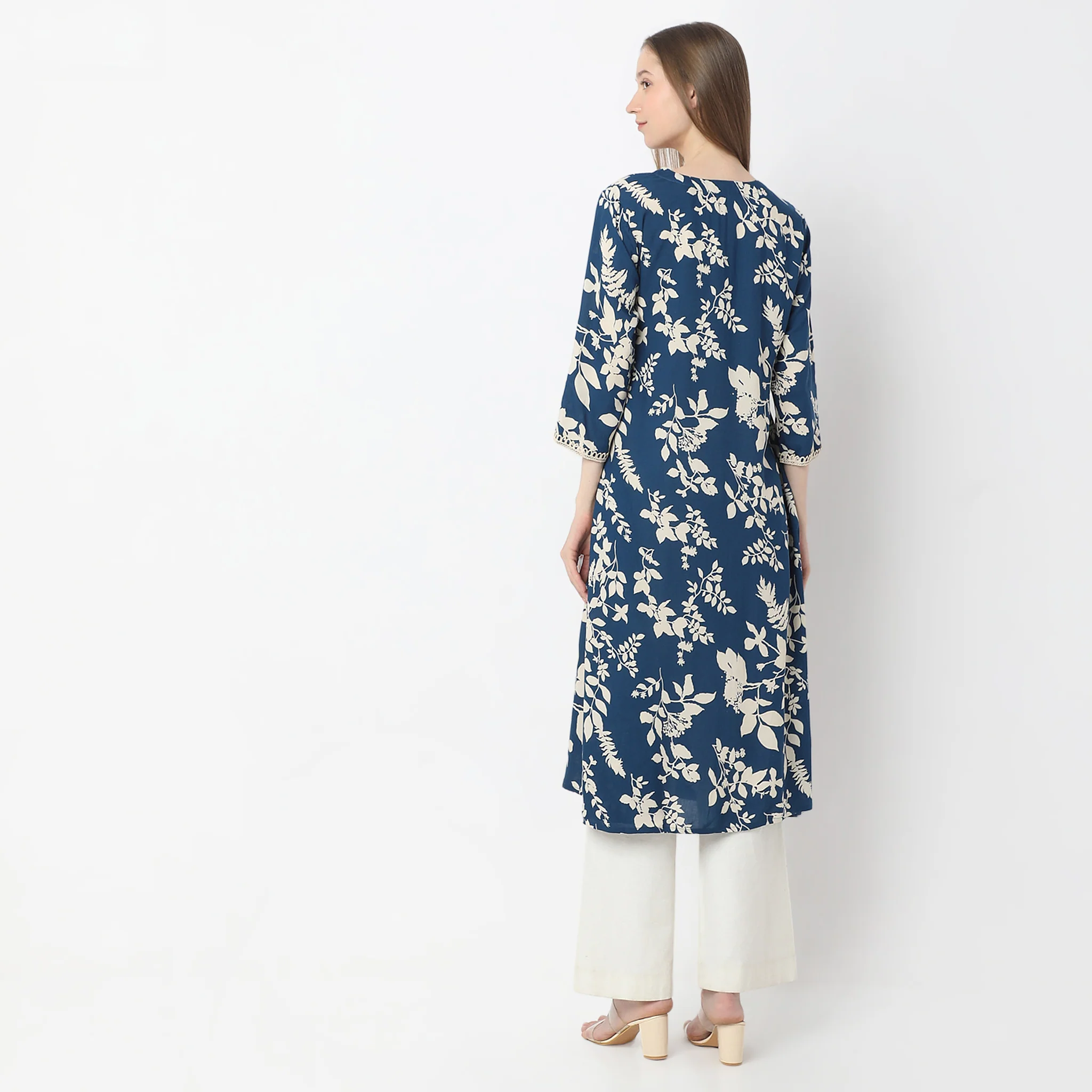 A-Line Printed Knee Length V-Neck Flared Kurta - Image 8