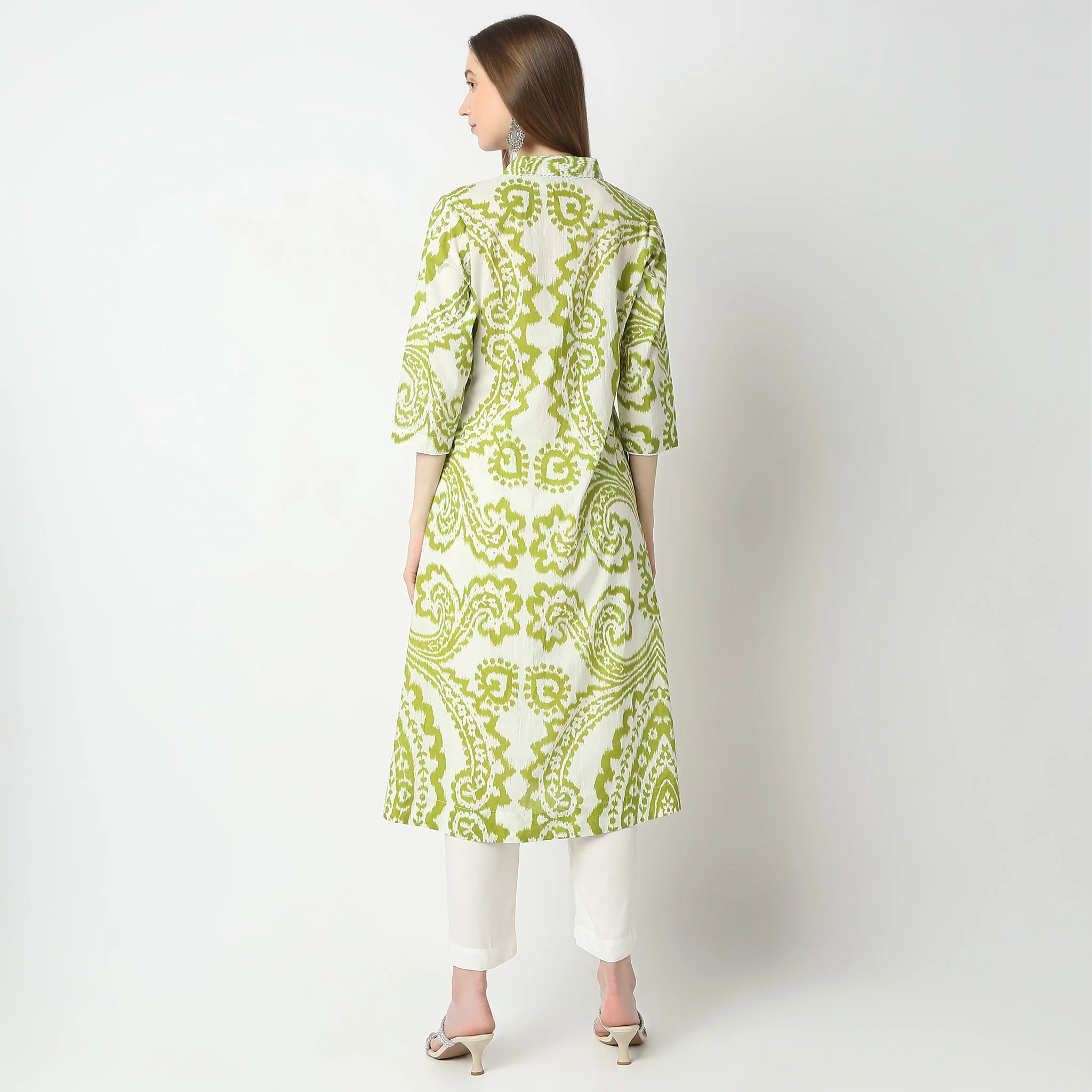 Flare Fit Printed Below Knee V-Neck Kurta - Image 3
