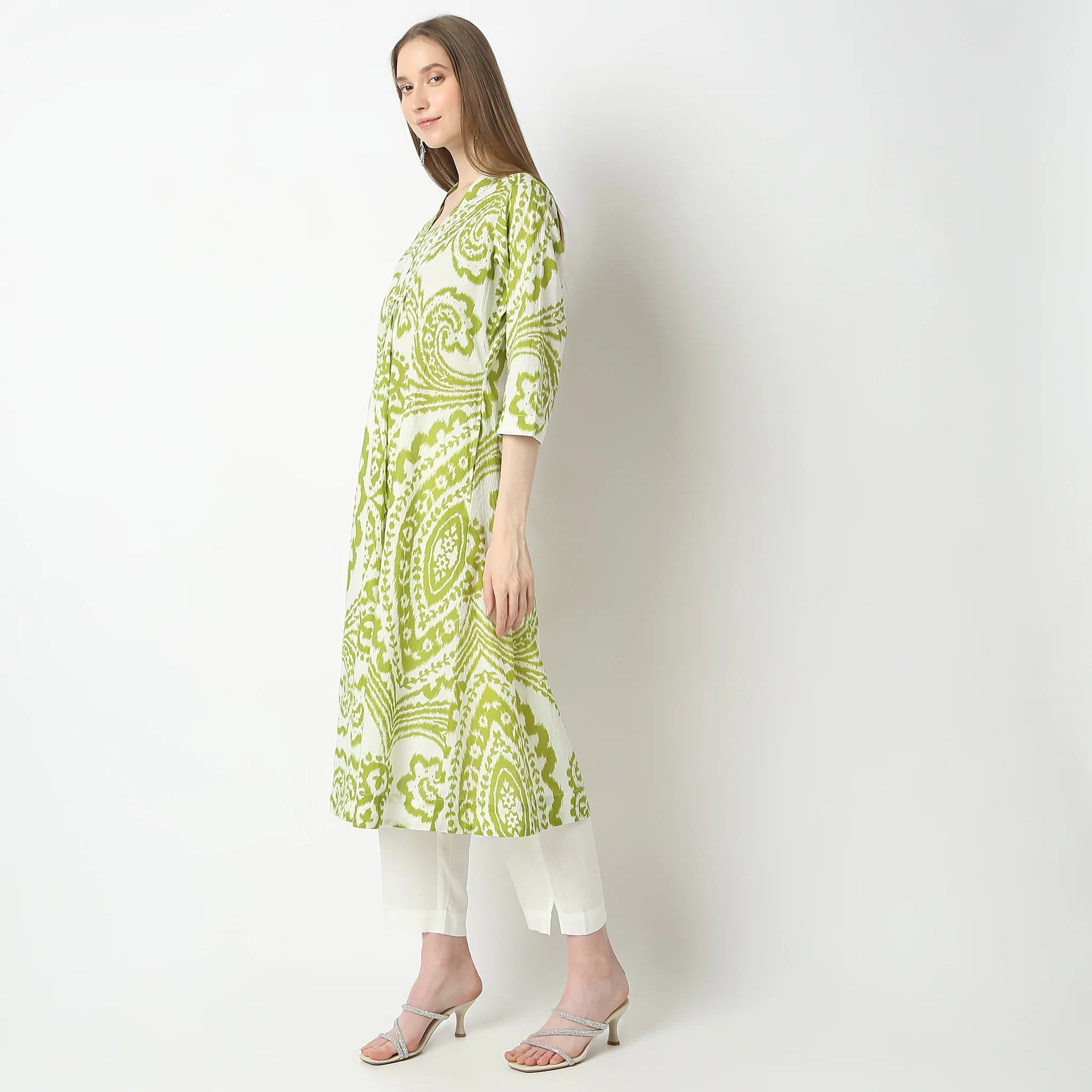 Flare Fit Printed Below Knee V-Neck Kurta - Image 5