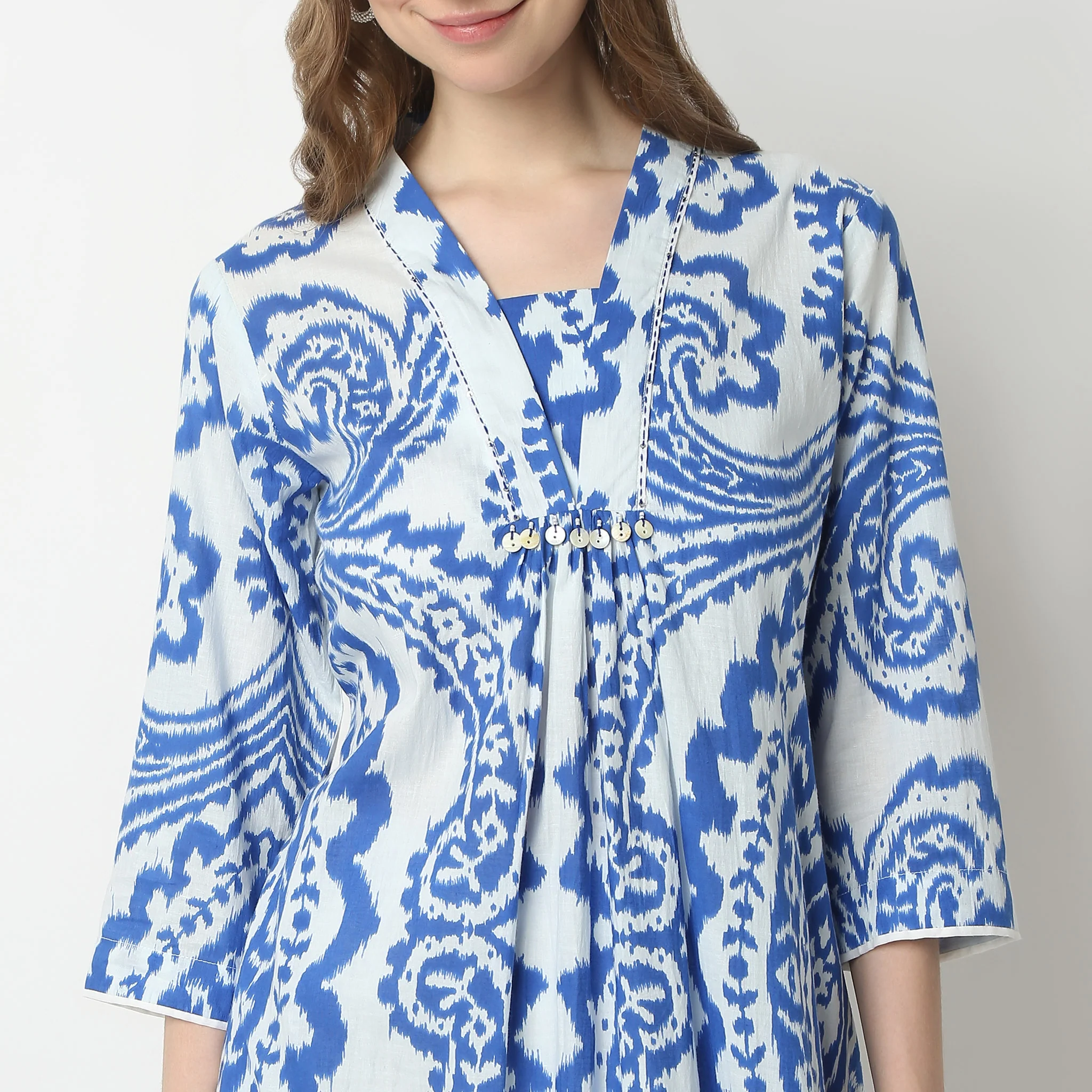 Flare Fit Printed Below Knee V-Neck Kurta - Image 9