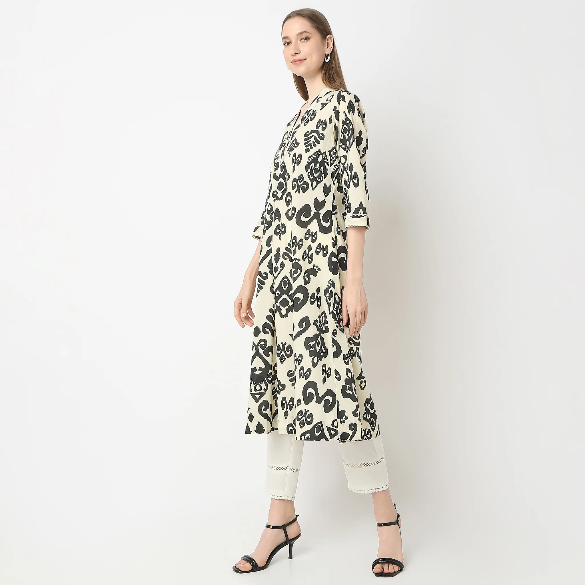 Flare Fit Printed Below Knee V-Neck A-Line Affinity Kurta - Image 5