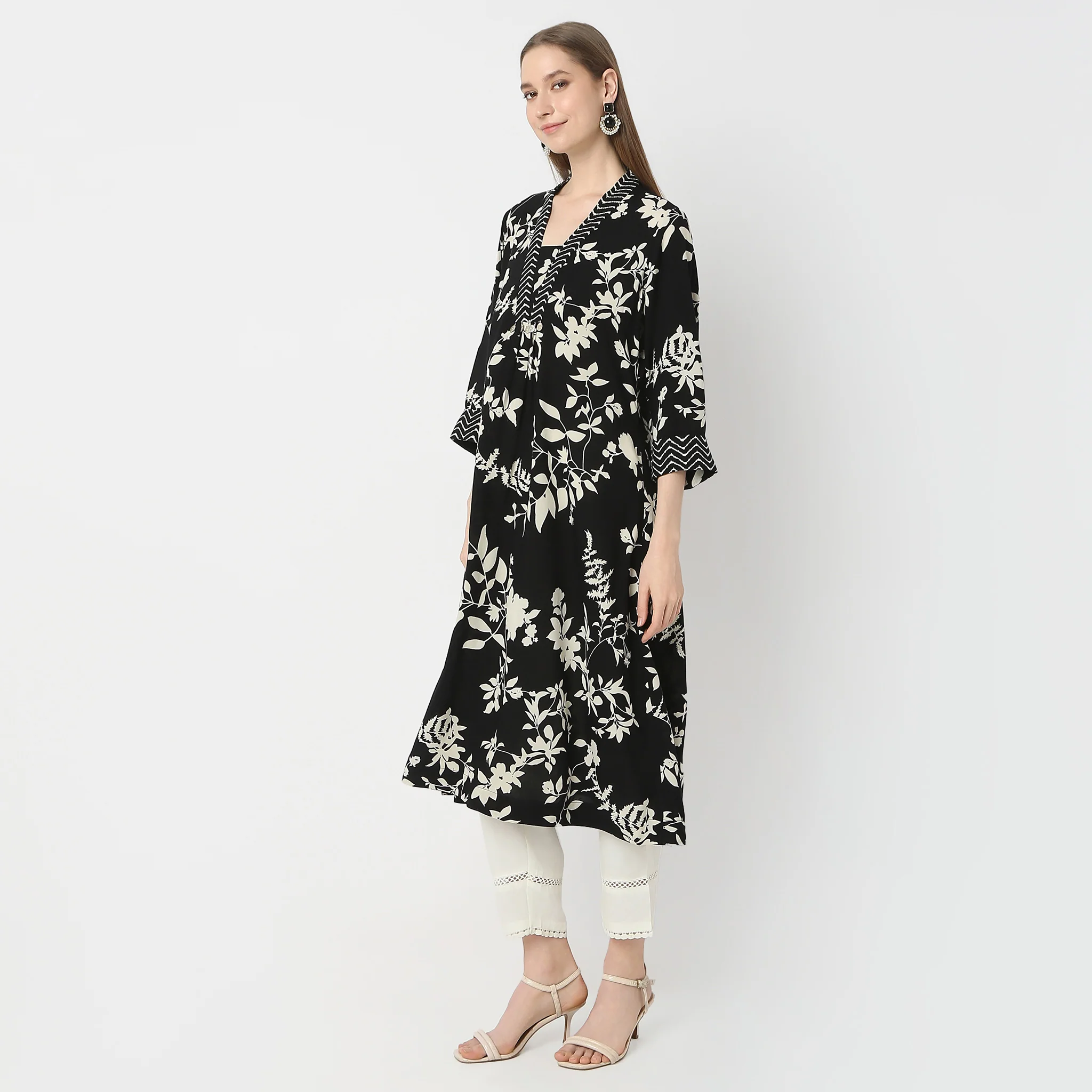 Flare Fit Printed Kurta - Image 10