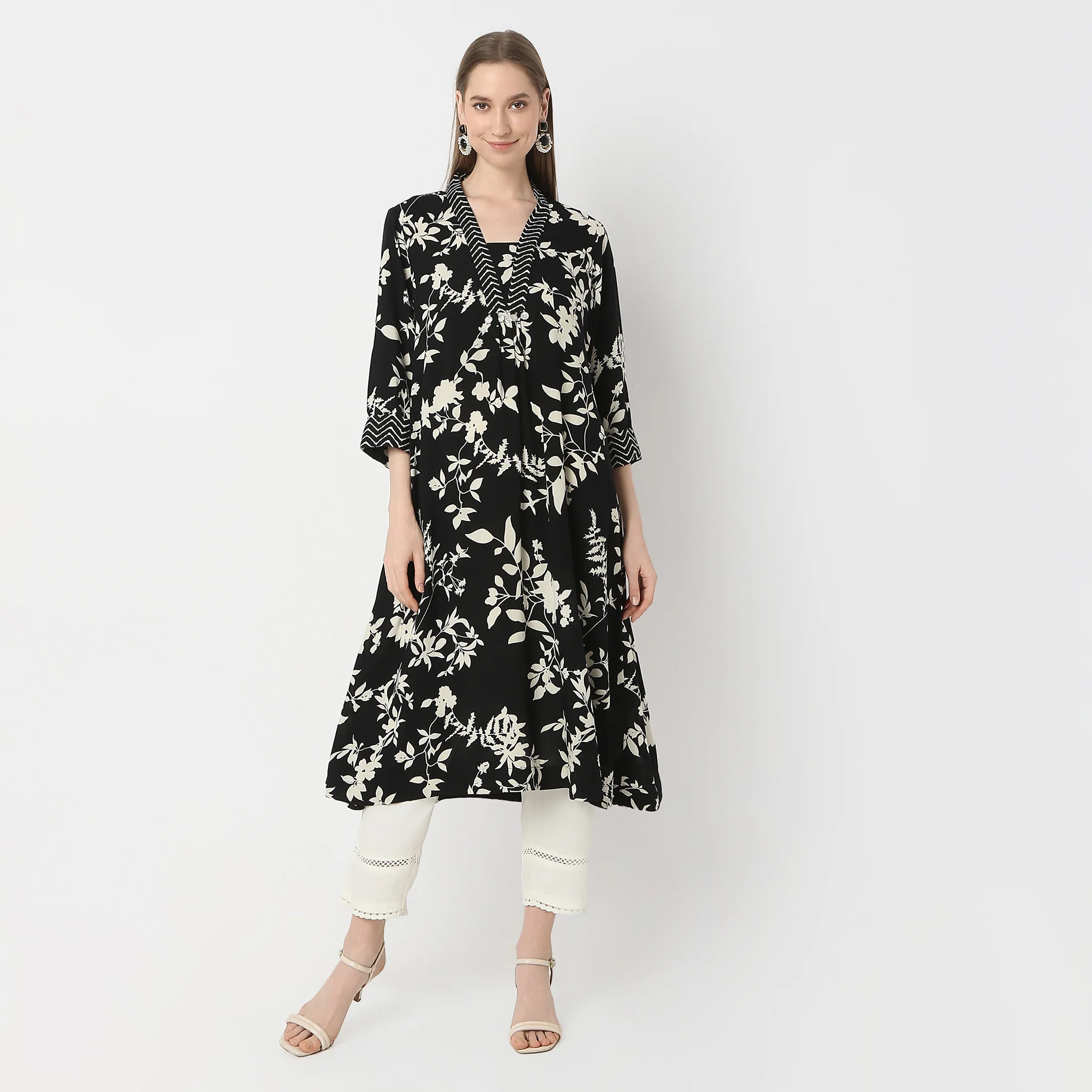 Flare Fit Printed Kurta - Image 7