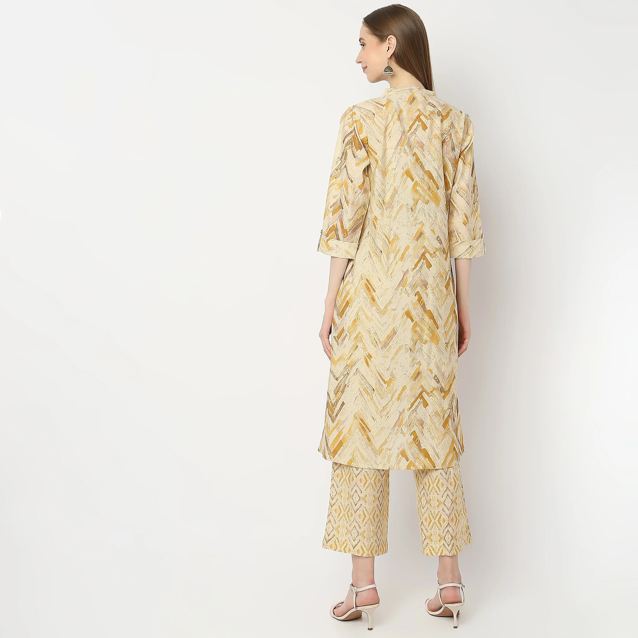 Flare Fit Printed Kurta With Pant Set - Image 3