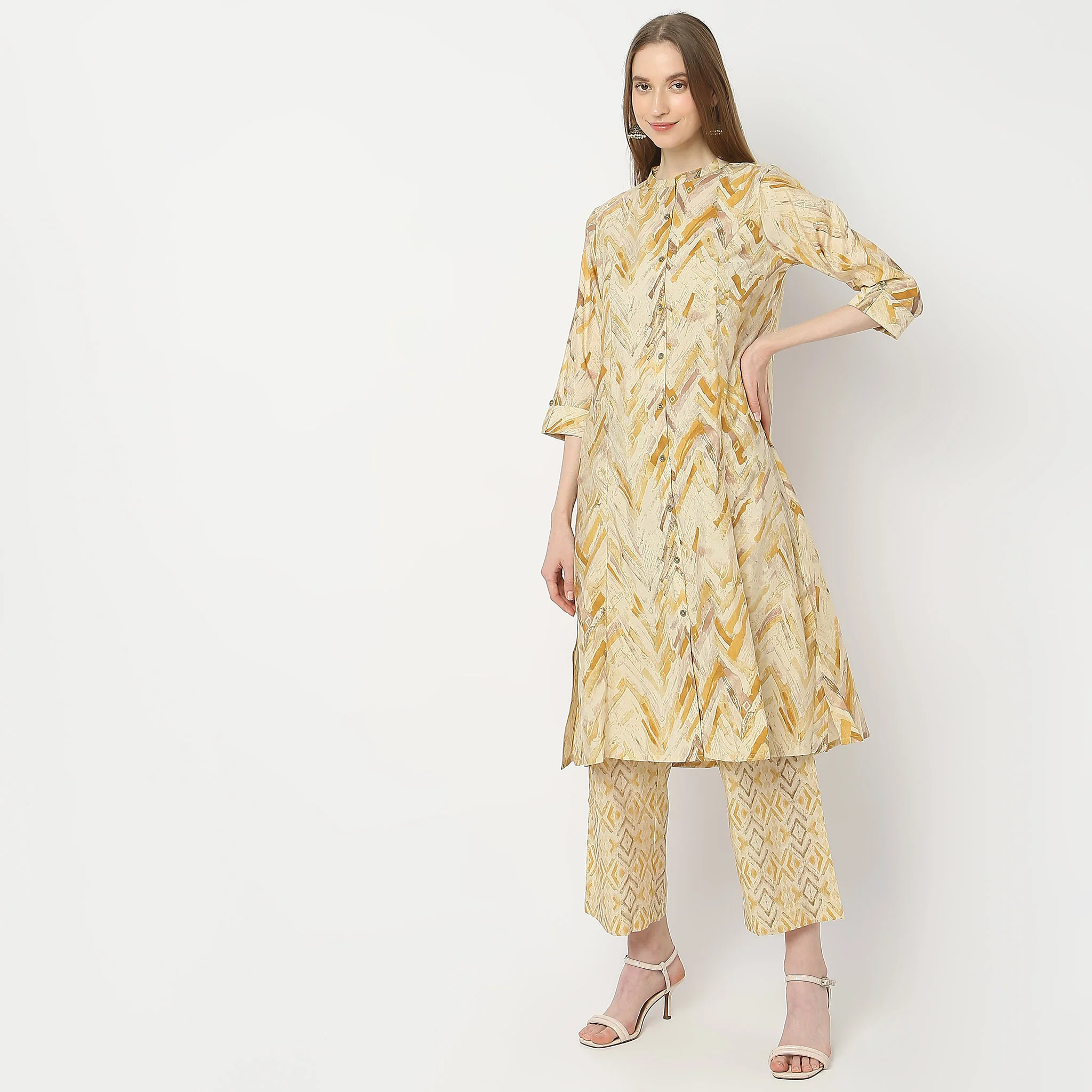 Flare Fit Printed Kurta With Pant Set - Image 5