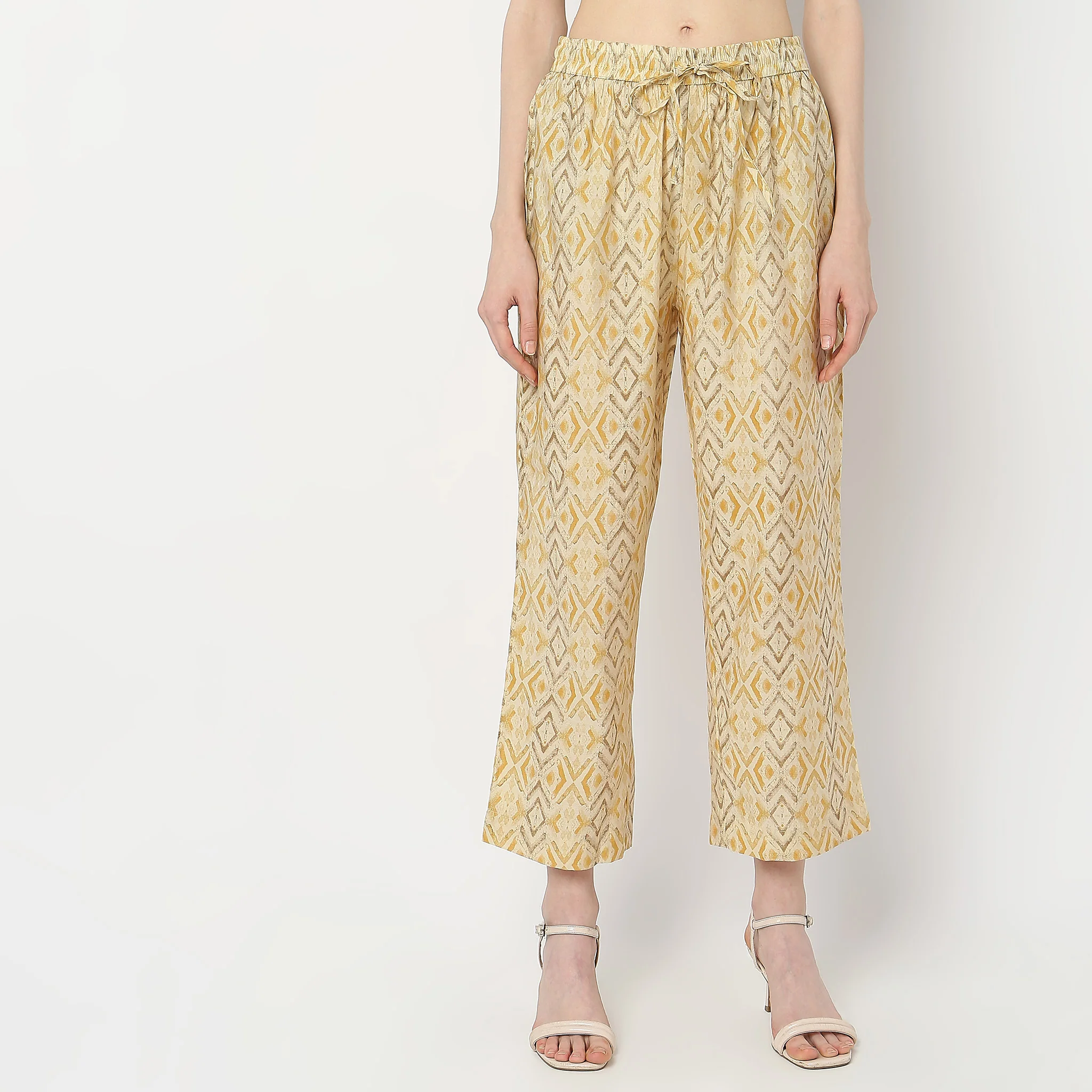 Flare Fit Printed Kurta With Pant Set - Image 6