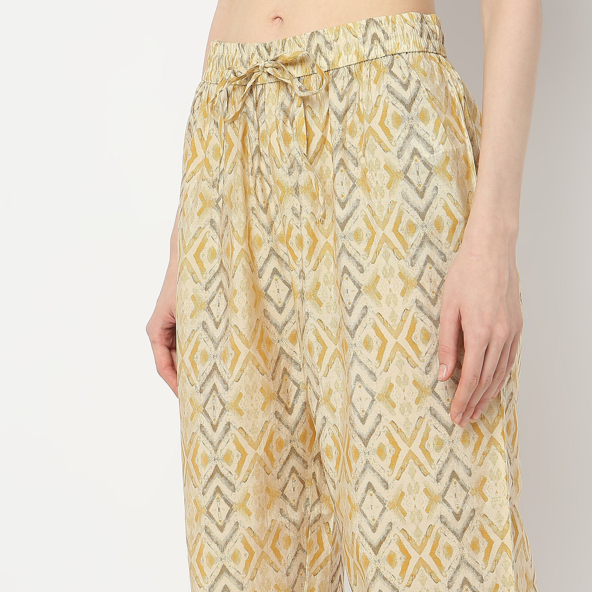 Flare Fit Printed Kurta With Pant Set - Image 7