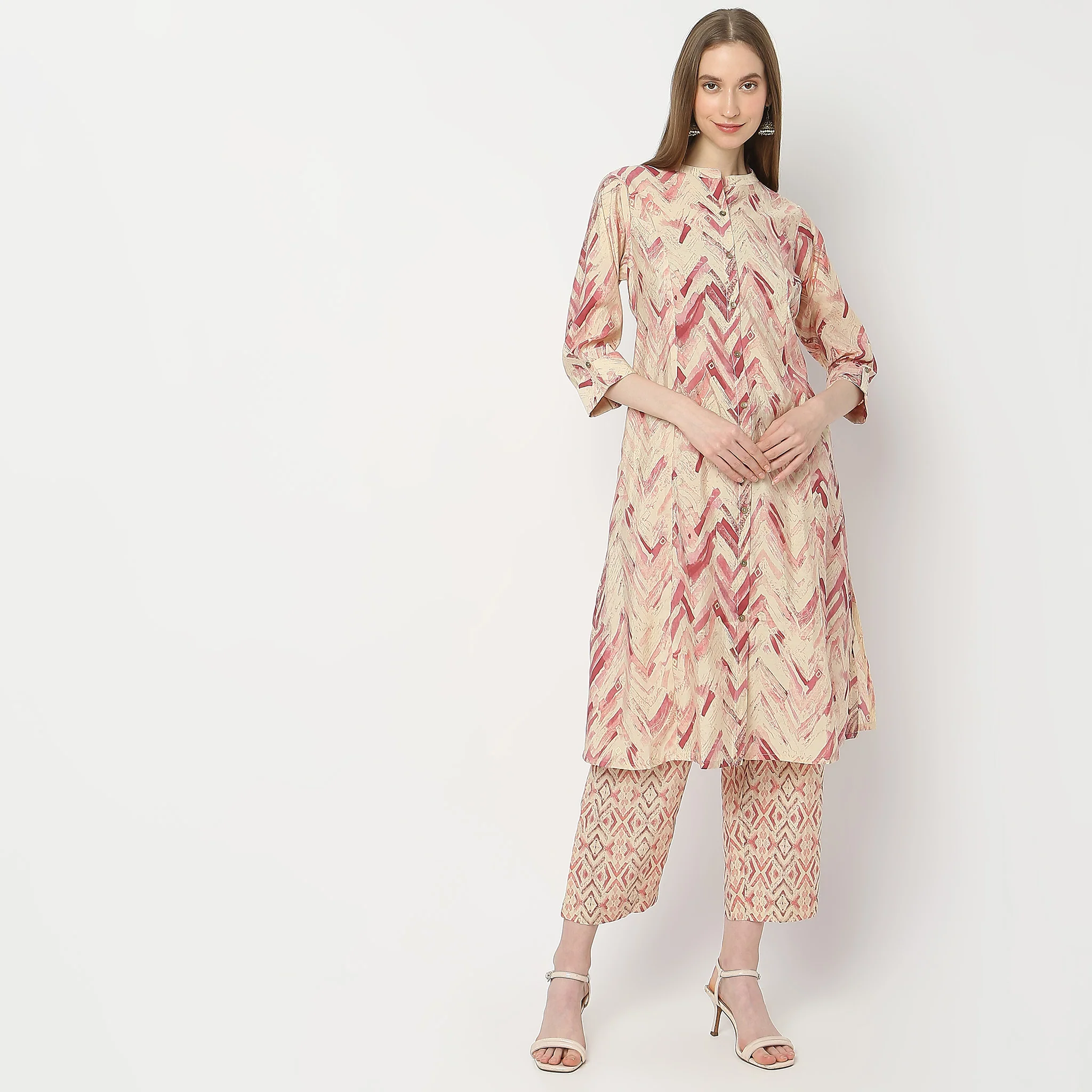 Flare Fit Printed Kurta With Pant Set - Image 9