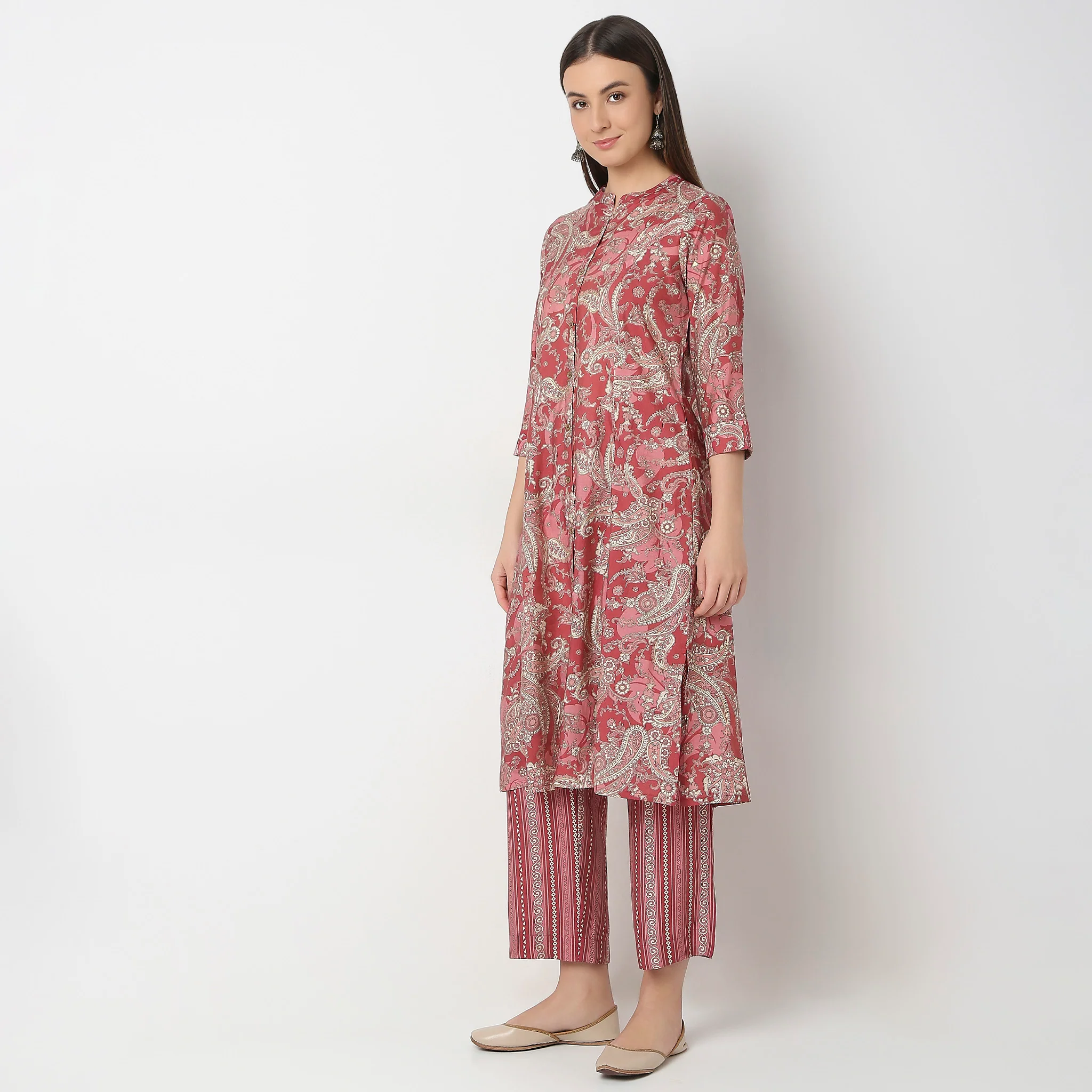 Flare Fit Printed Kurta With Pant Set - Image 12