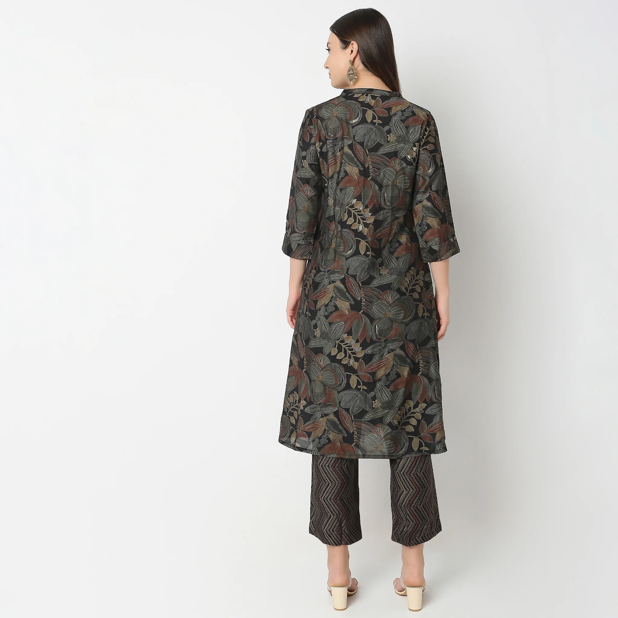 Flare Fit Printed Kurta With Pant Set - Image 3