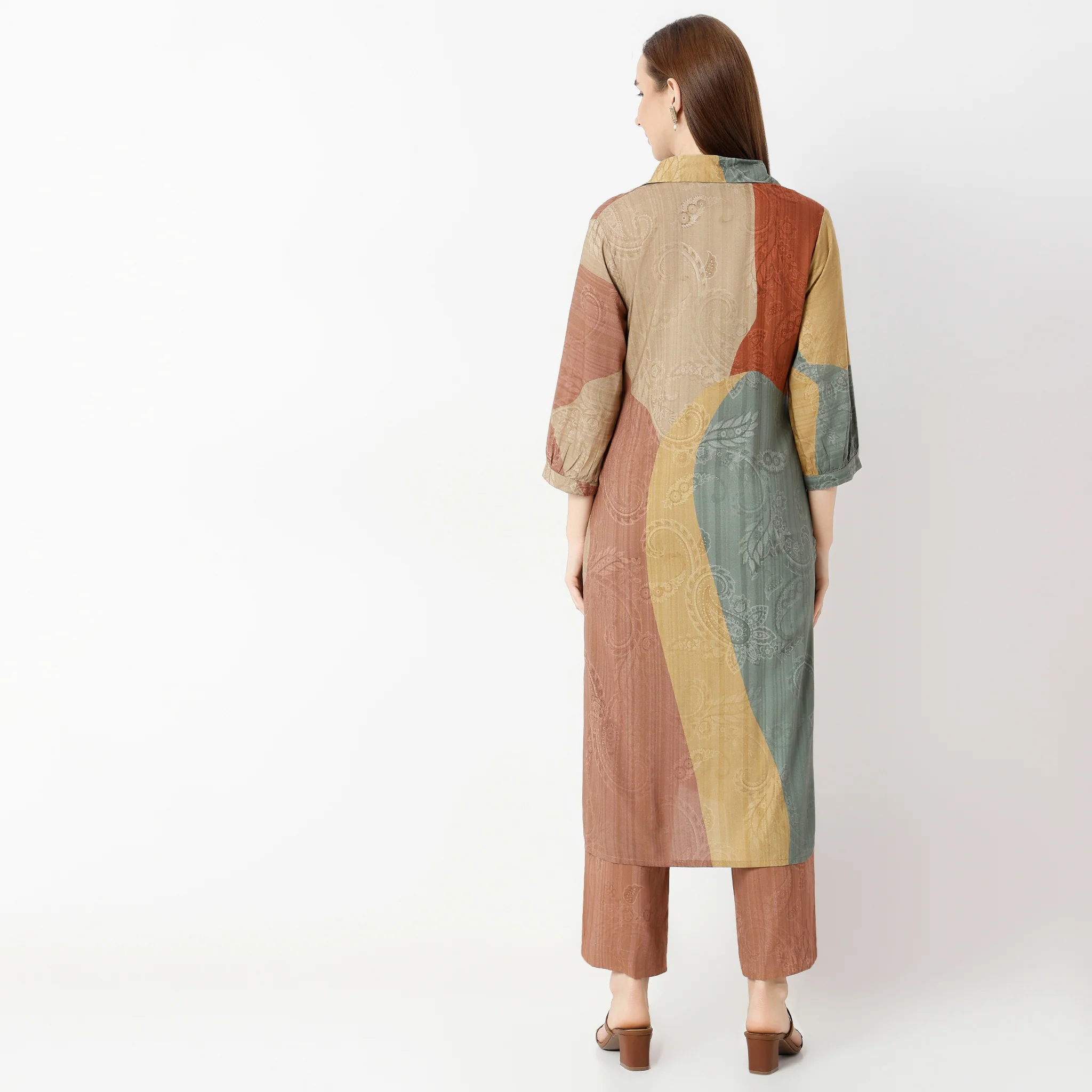 Flare Fit Printed Lapel Collar Kurta Set - Image 3