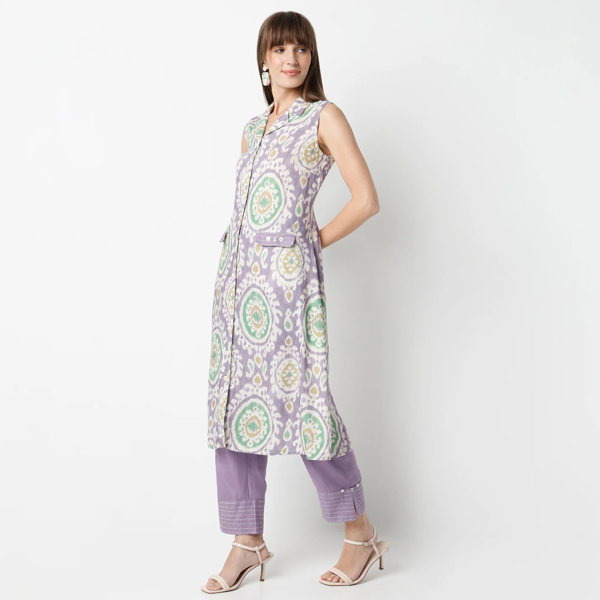 Flare Fit Printed Lapel Collar A-Line Sleeveless Kurta With Pant Set - Image 2