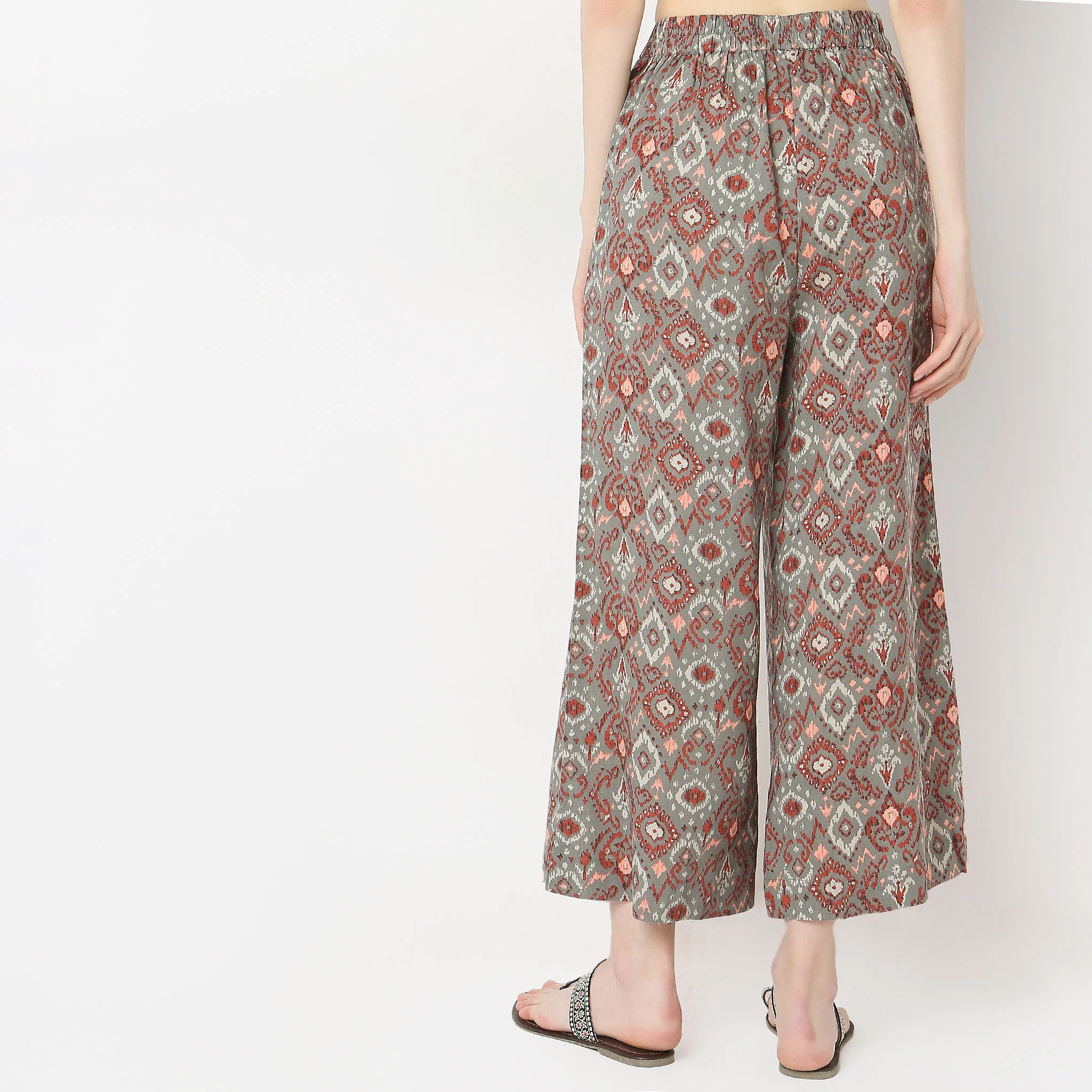Flare Fit Printed Mid Rise Culottes - Image 3