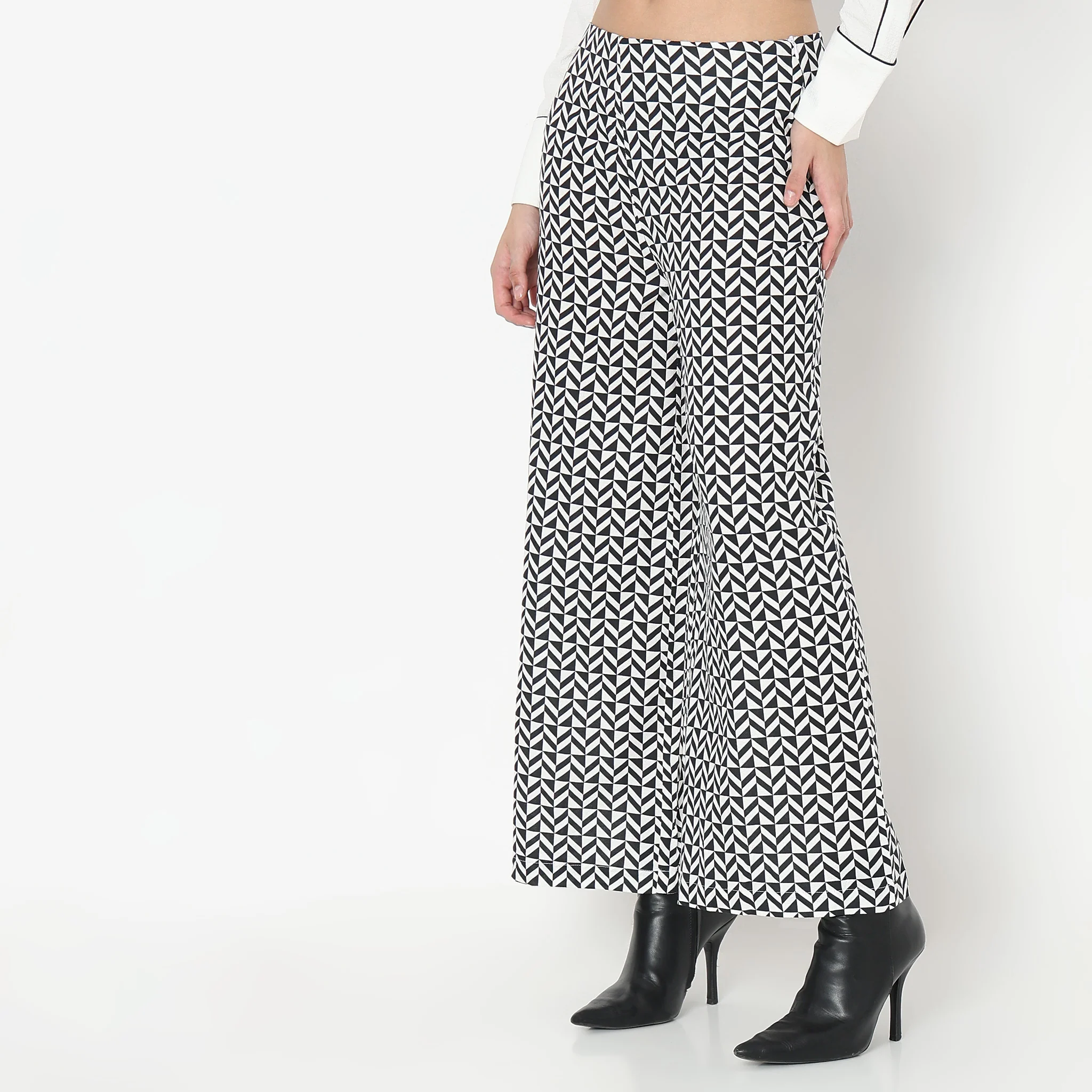 Flare Fit Printed Mid Rise Palazzos - Image 5