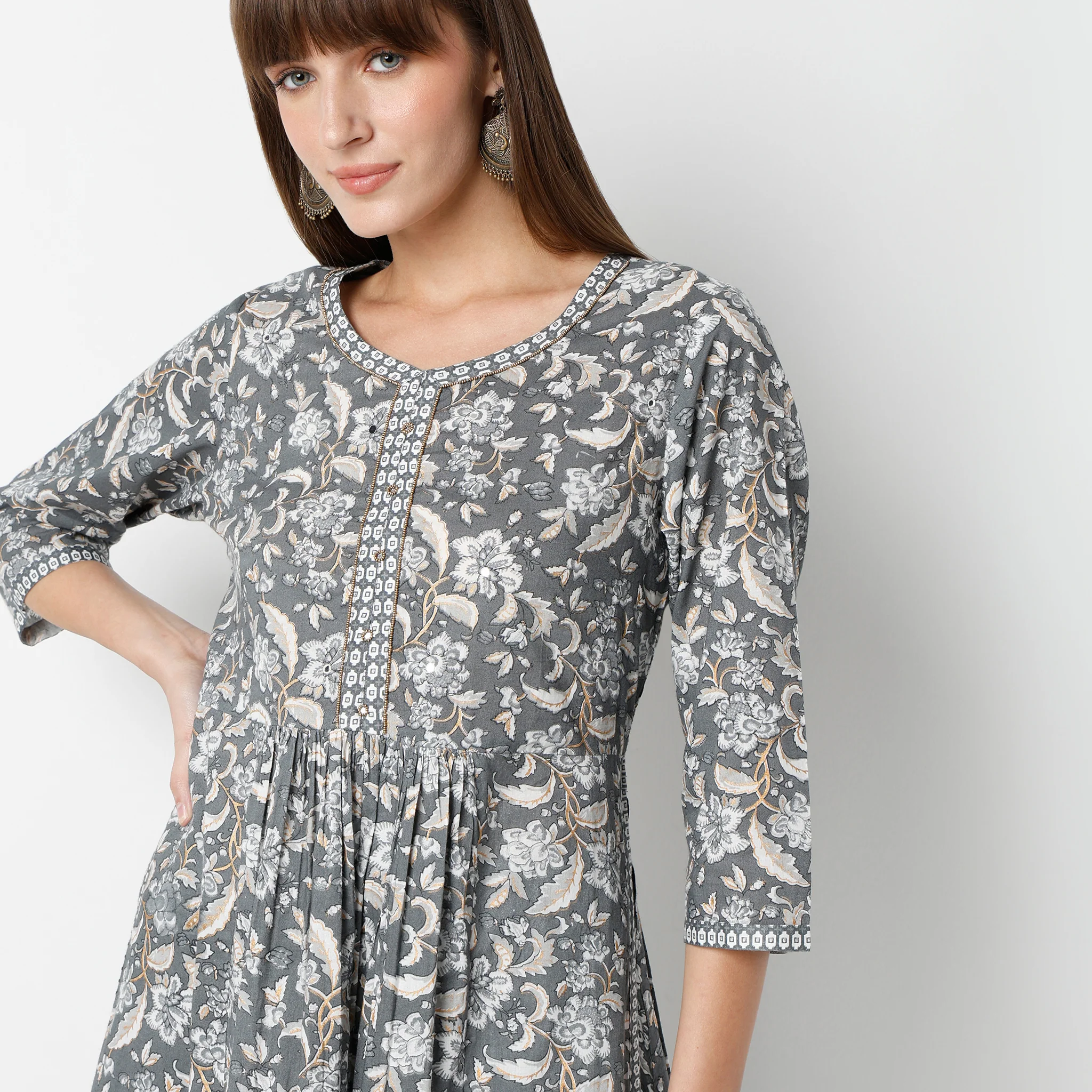 Flare Fit Printed Round Neck Traditional Kurta And Pant With Dupatta Set - Image 5