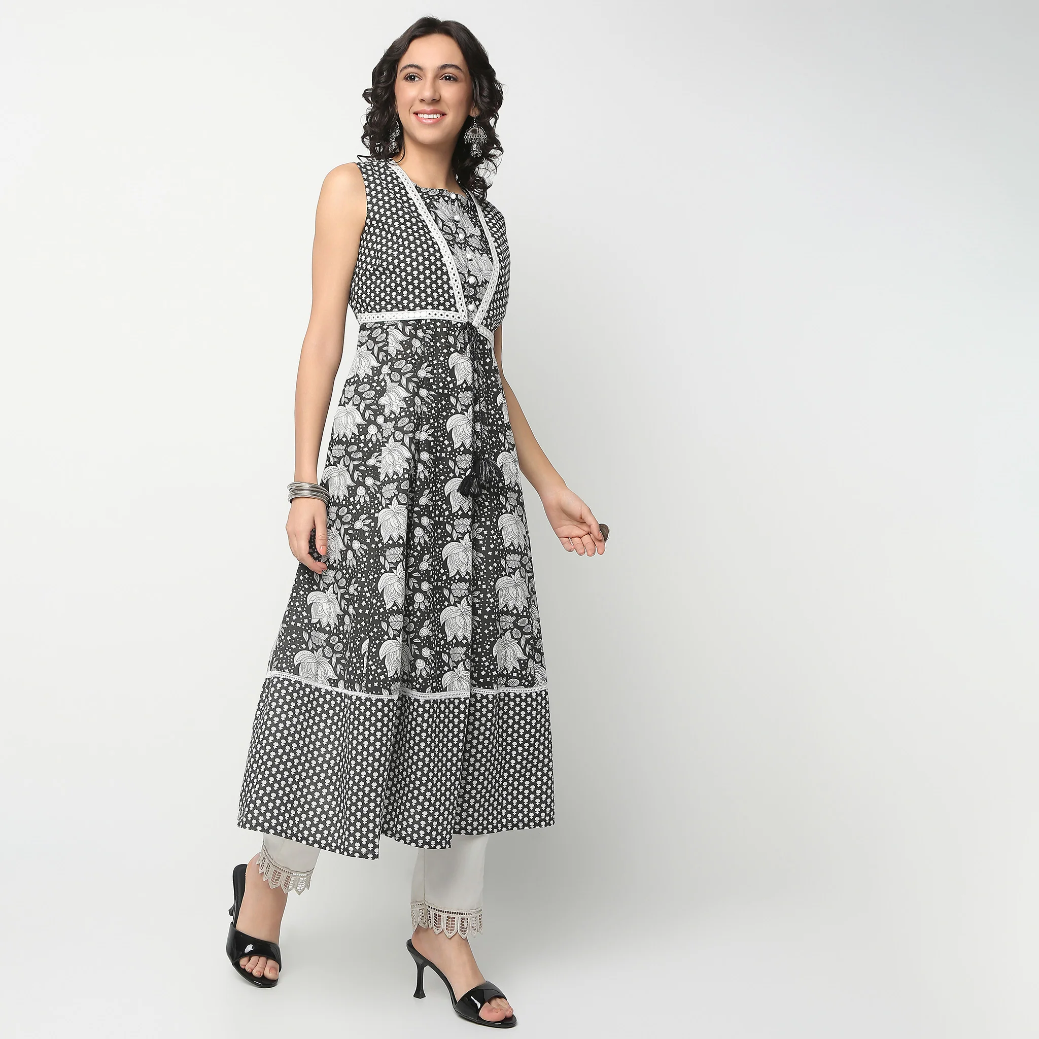 Calf Length Sleeveless Flare Fit All Over Print Kurta - Image 2