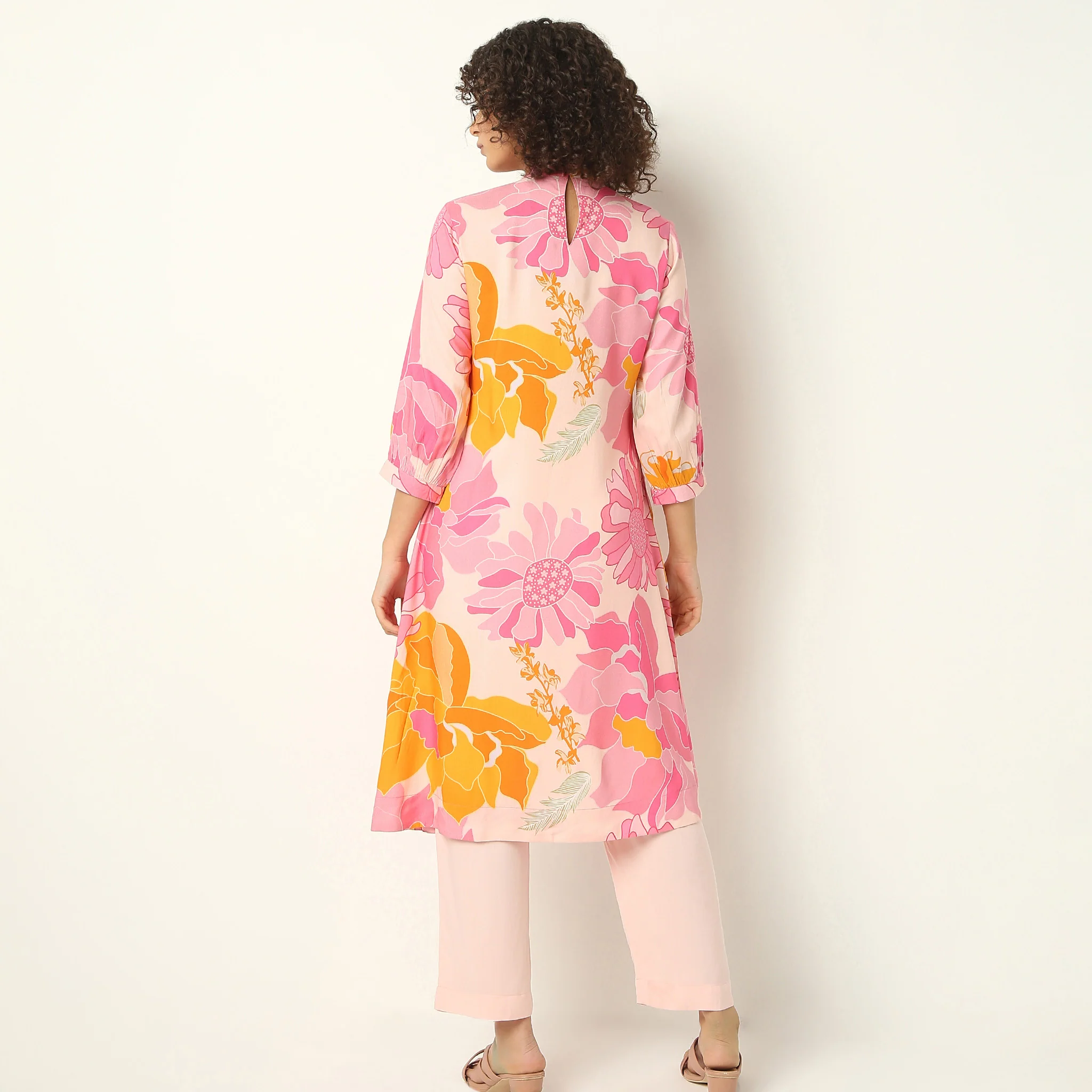 Band Collar Knee Length Three-Fourth Sleeve Flare Fit Printed Kurta With Pant Set - Image 3