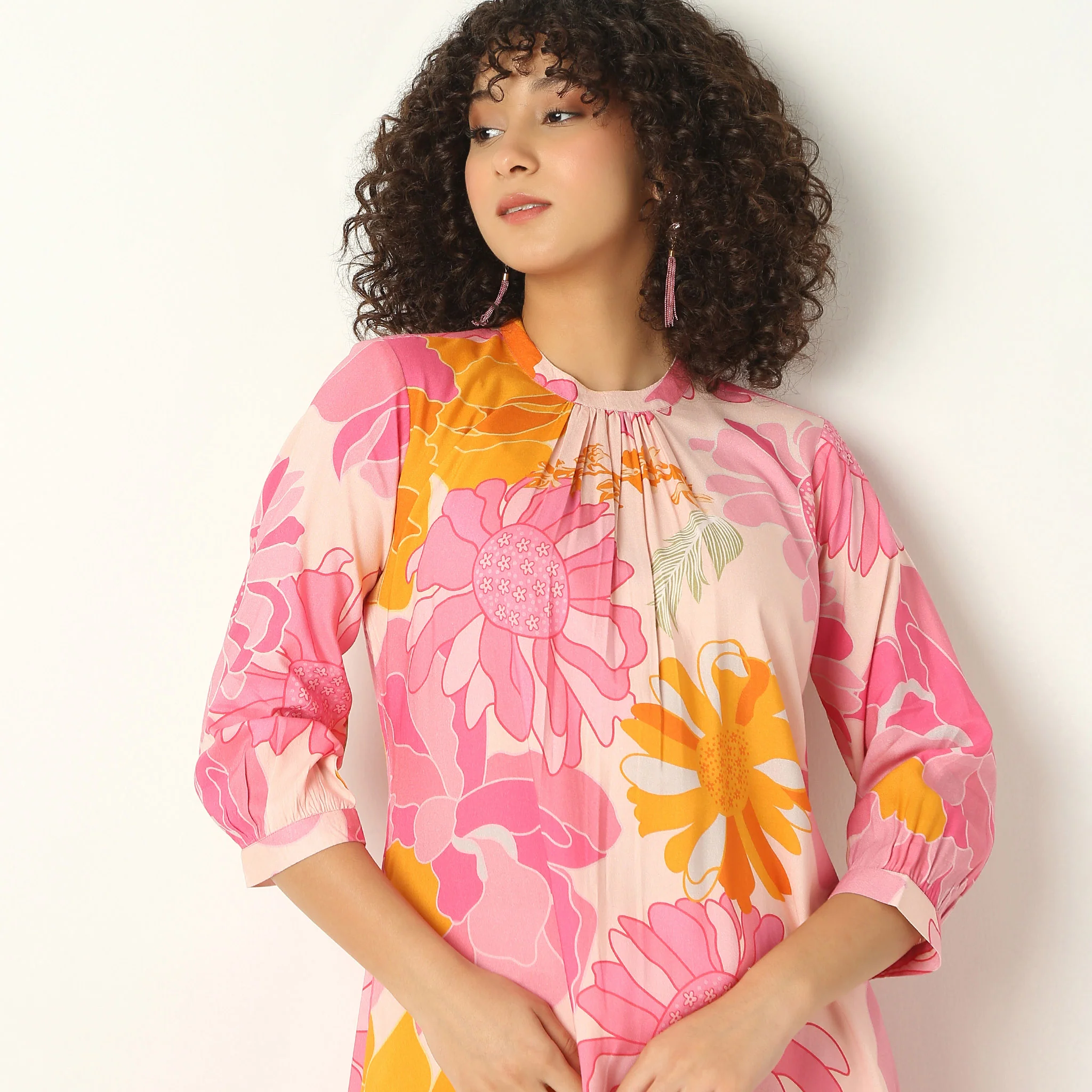Band Collar Knee Length Three-Fourth Sleeve Flare Fit Printed Kurta With Pant Set - Image 4