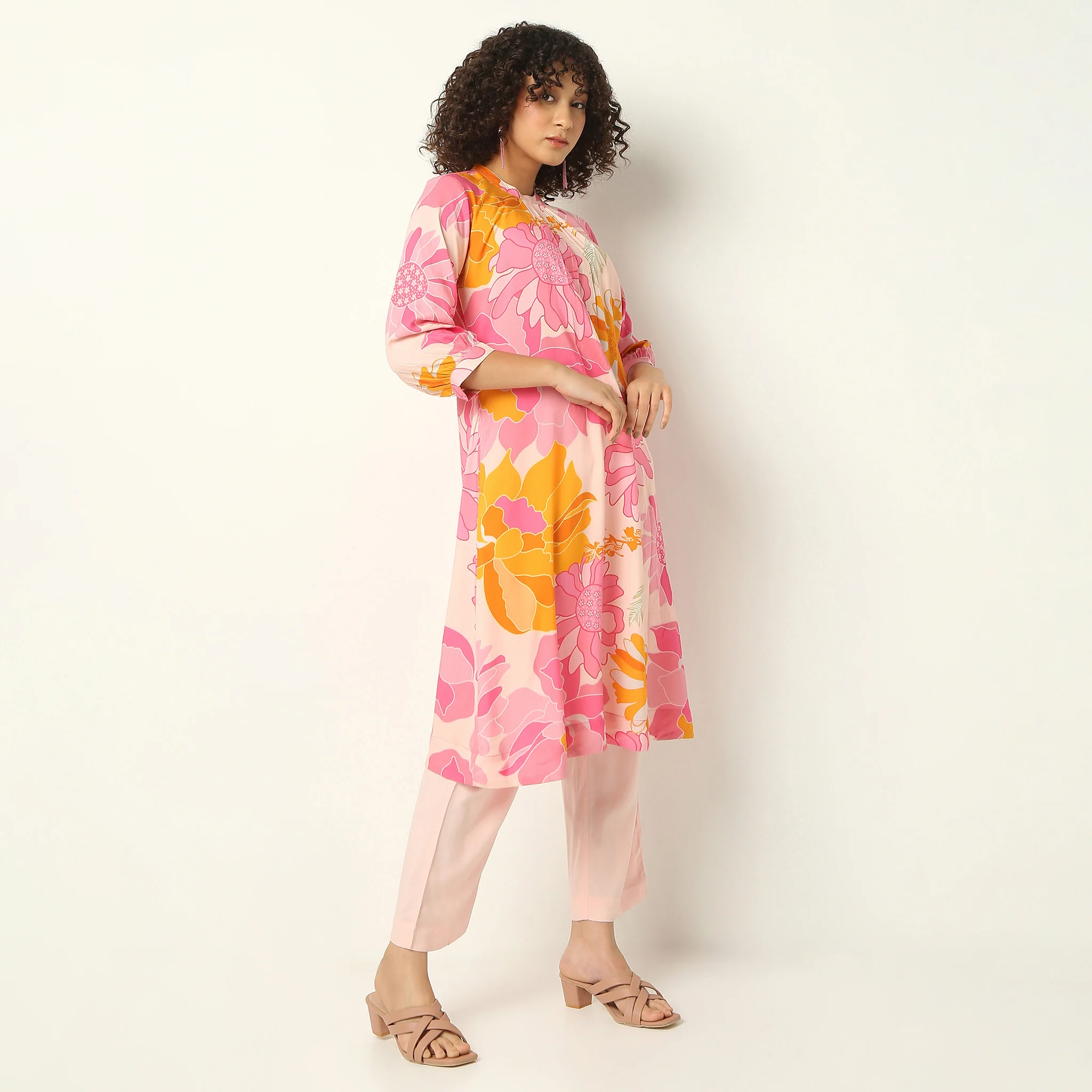 Band Collar Knee Length Three-Fourth Sleeve Flare Fit Printed Kurta With Pant Set - Image 5