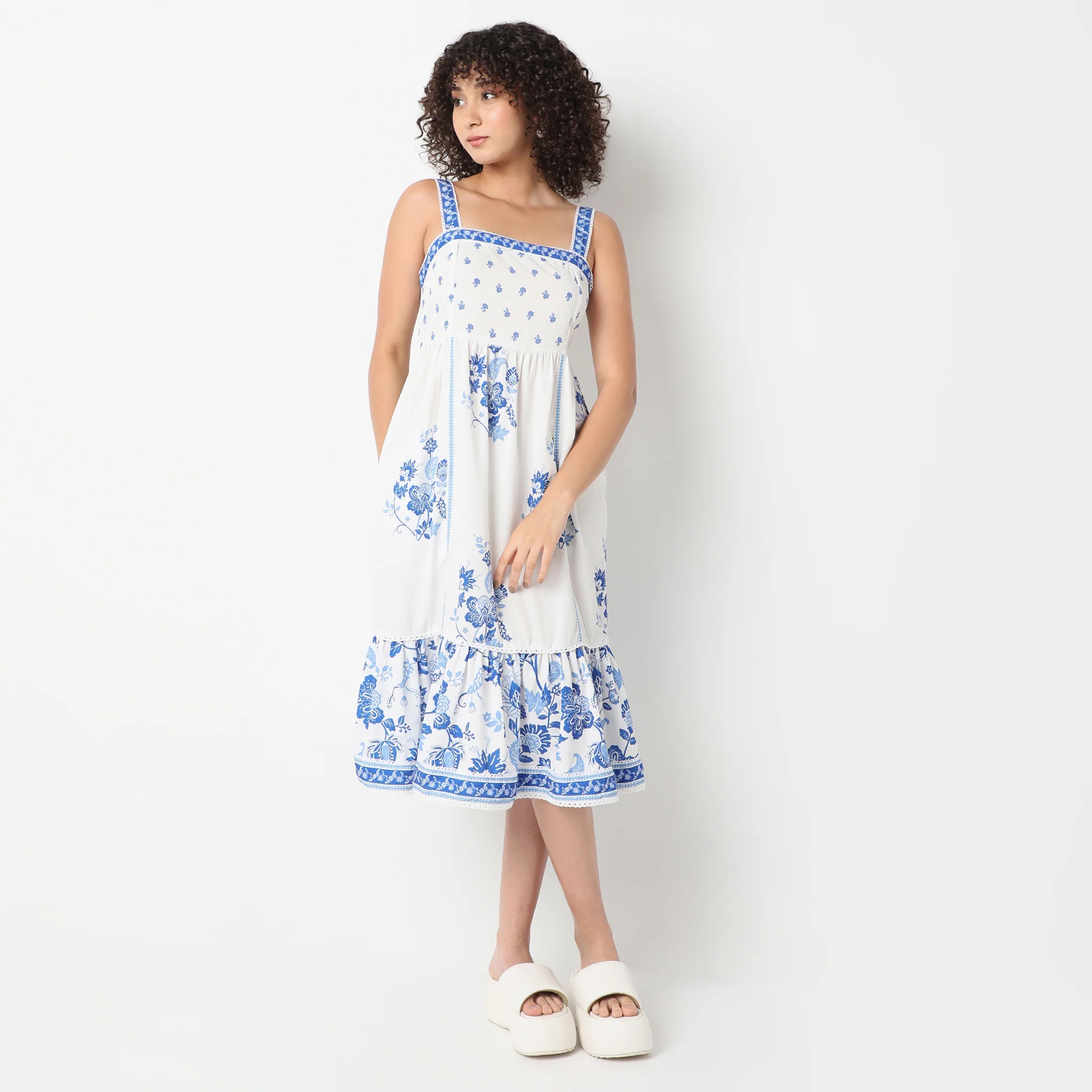 Square Neck Below Knee Flare Fit Printed Strap Dress - Image 2