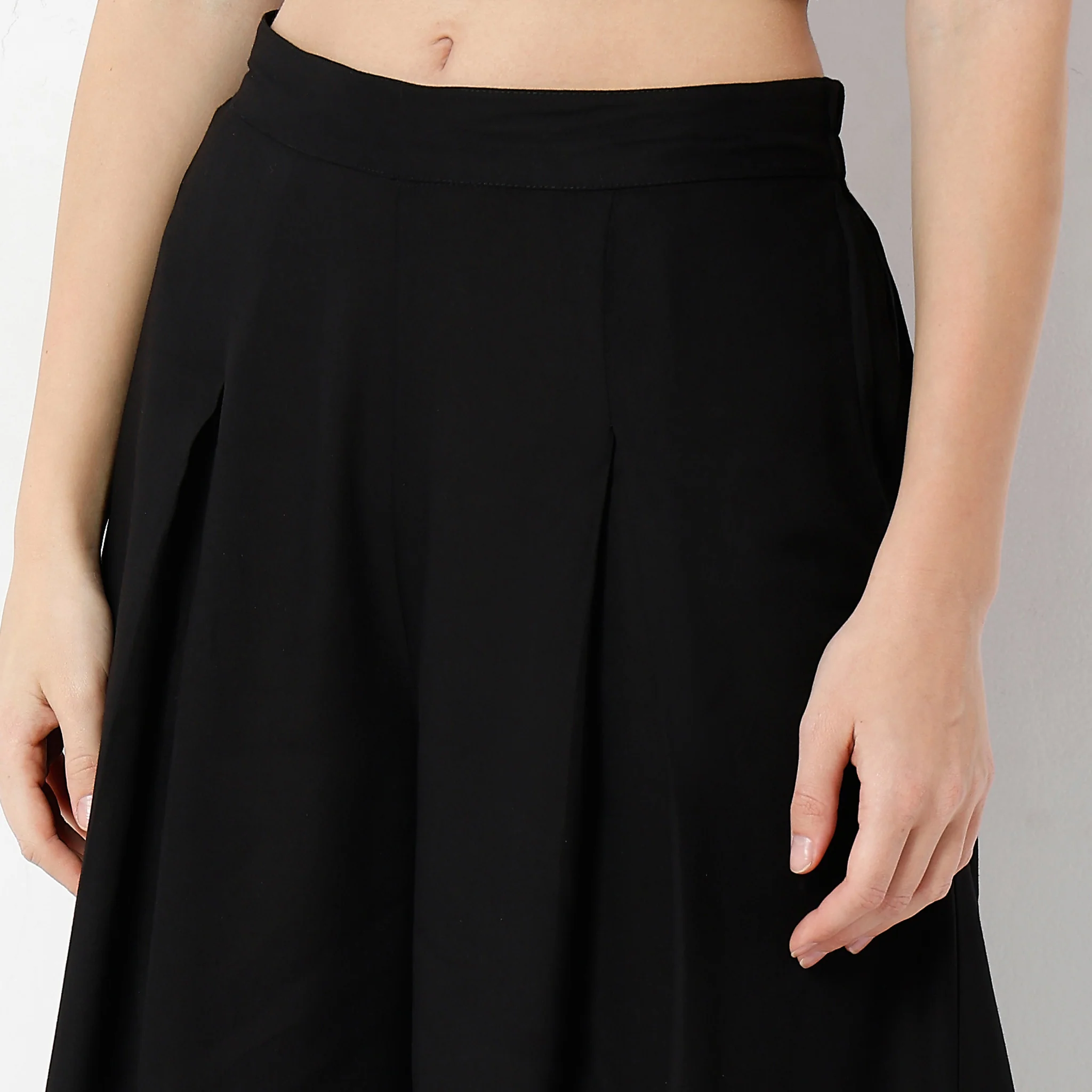 Printed Square Neck Speghetti Crop Top With Three-Fourth Sleeve Calf Length Flare Fit Shrug And Solid Pallazo Co-Ords - Image 7