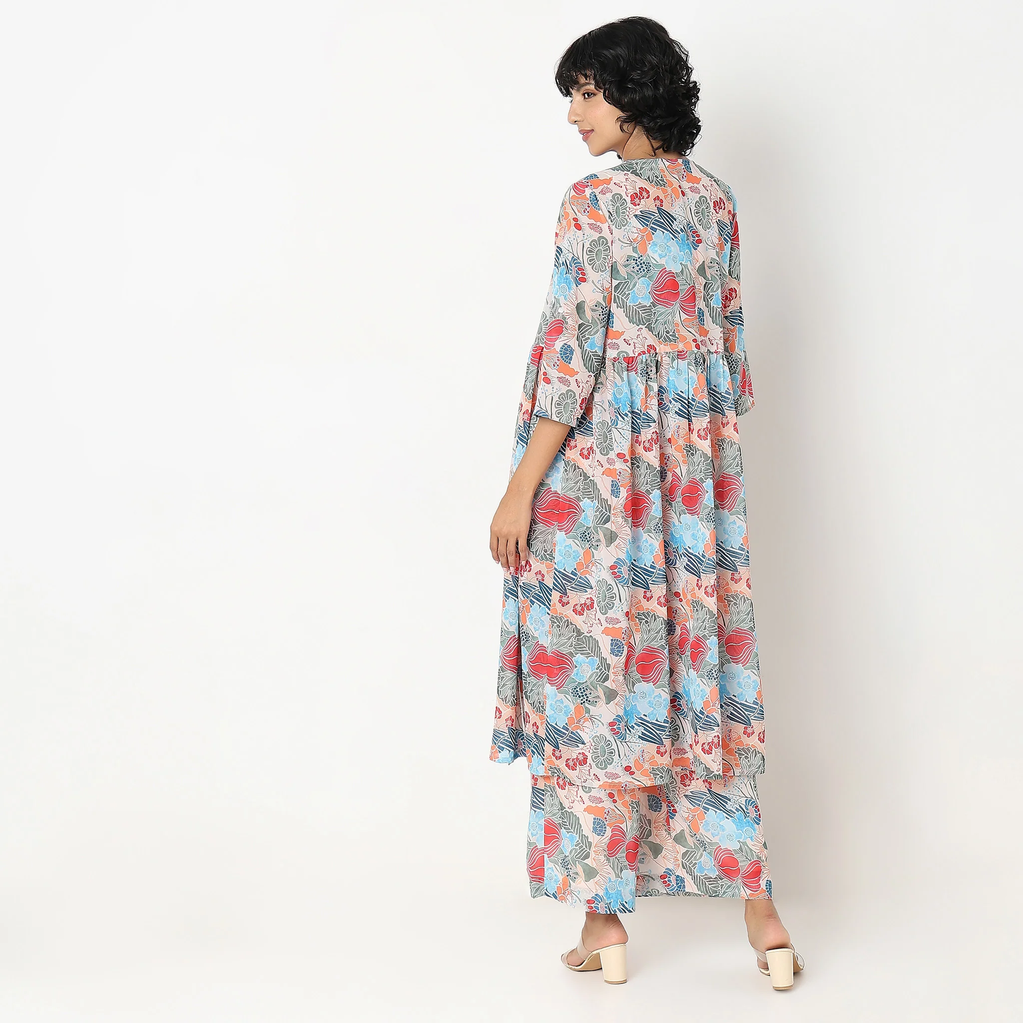 Flare Fit Printed Co-ords With Top, Palazzo & Cape - Image 3