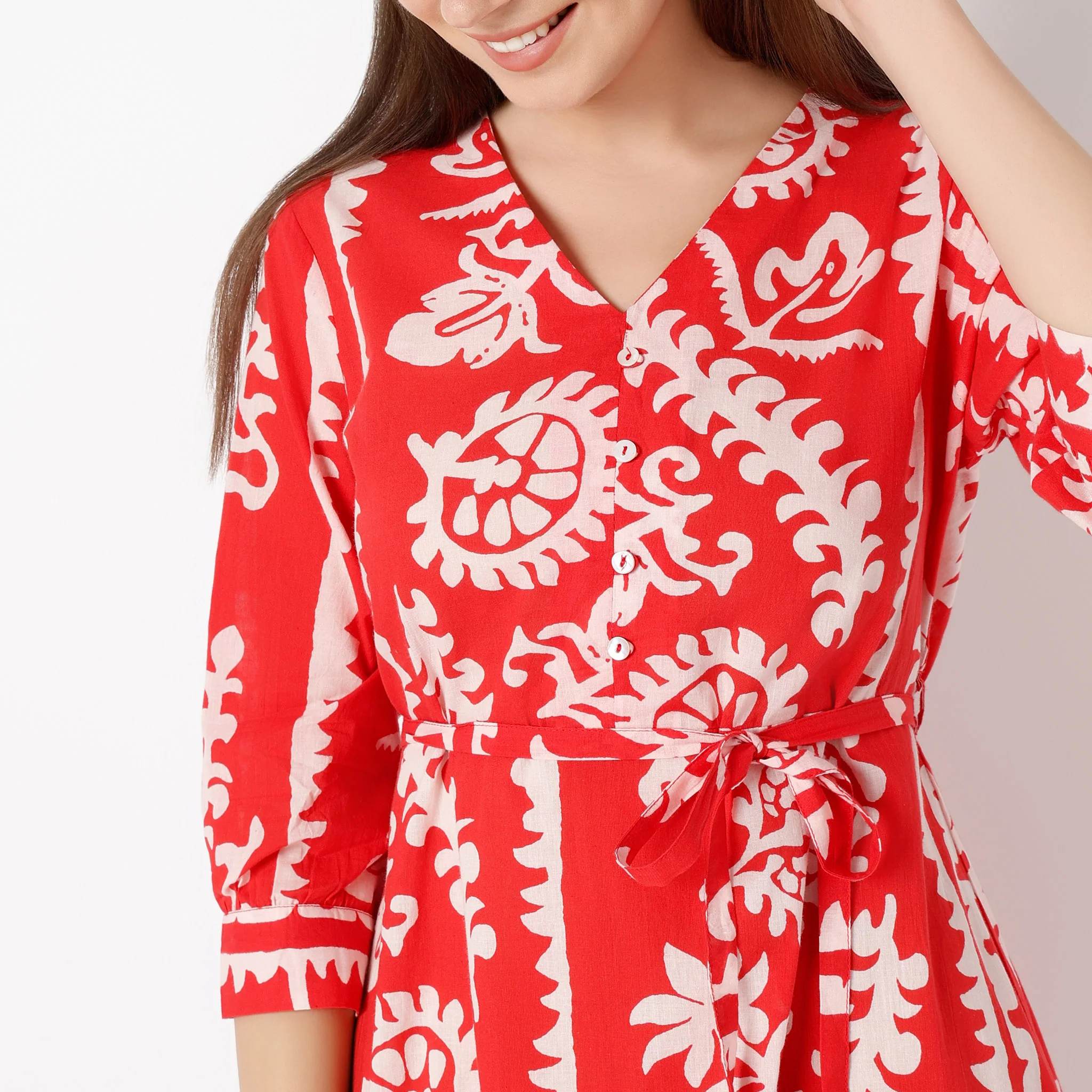 V-Neck Above Knee Three-Fourth Sleeve Flare Fit Printed Dress With Tie Up Belt - Image 4