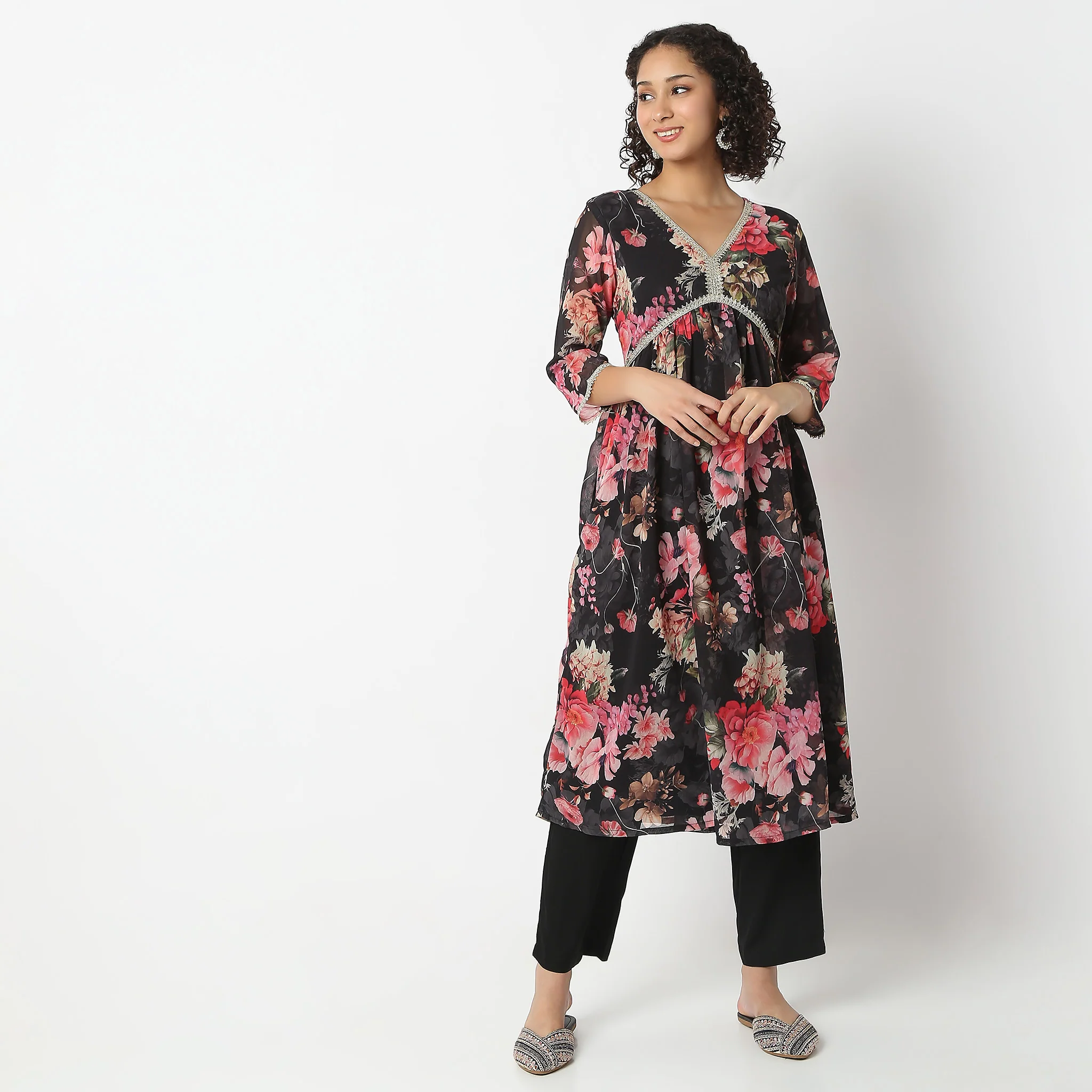 Flare Fit Printed V-Neck Kurta And Pant With Dupatta Set - Image 2