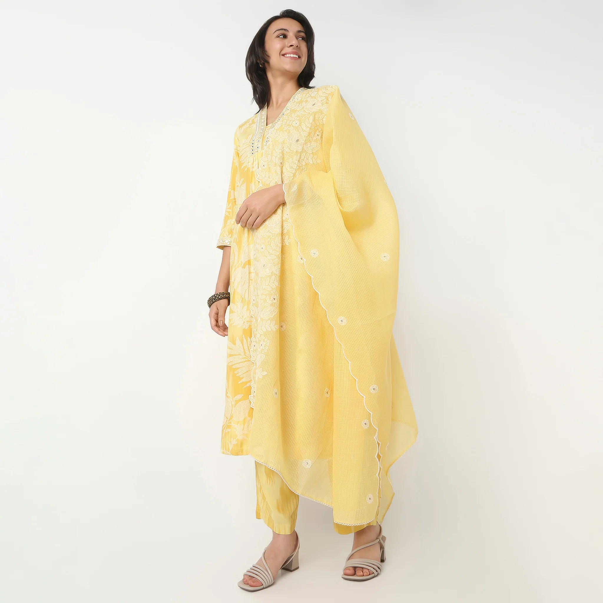 V-Neck Three-Fourth Sleeve Kurta Set Flare Fit Printed Kurta With Pant Set