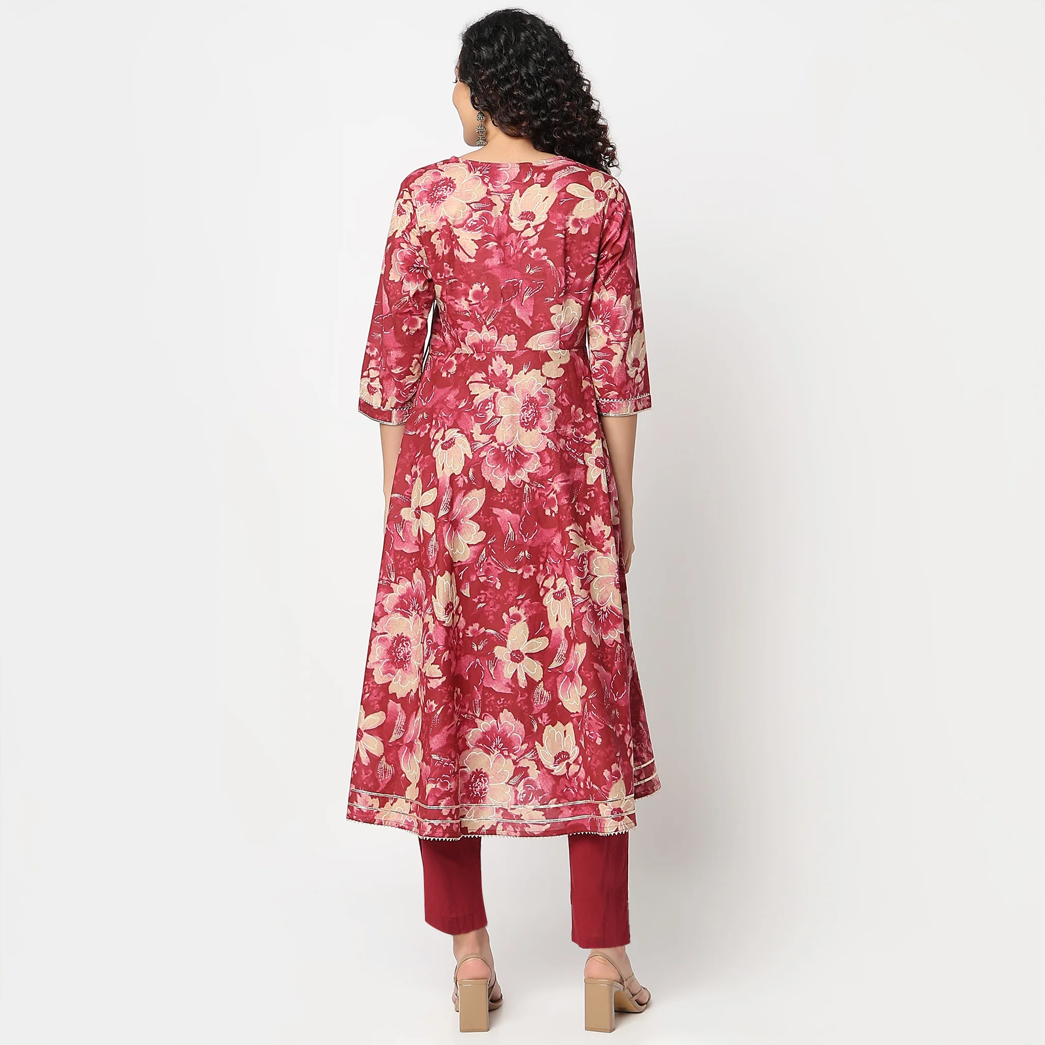 Flare Fit Printed V-Neck Kurta And Pant With Dupatta Set - Image 3