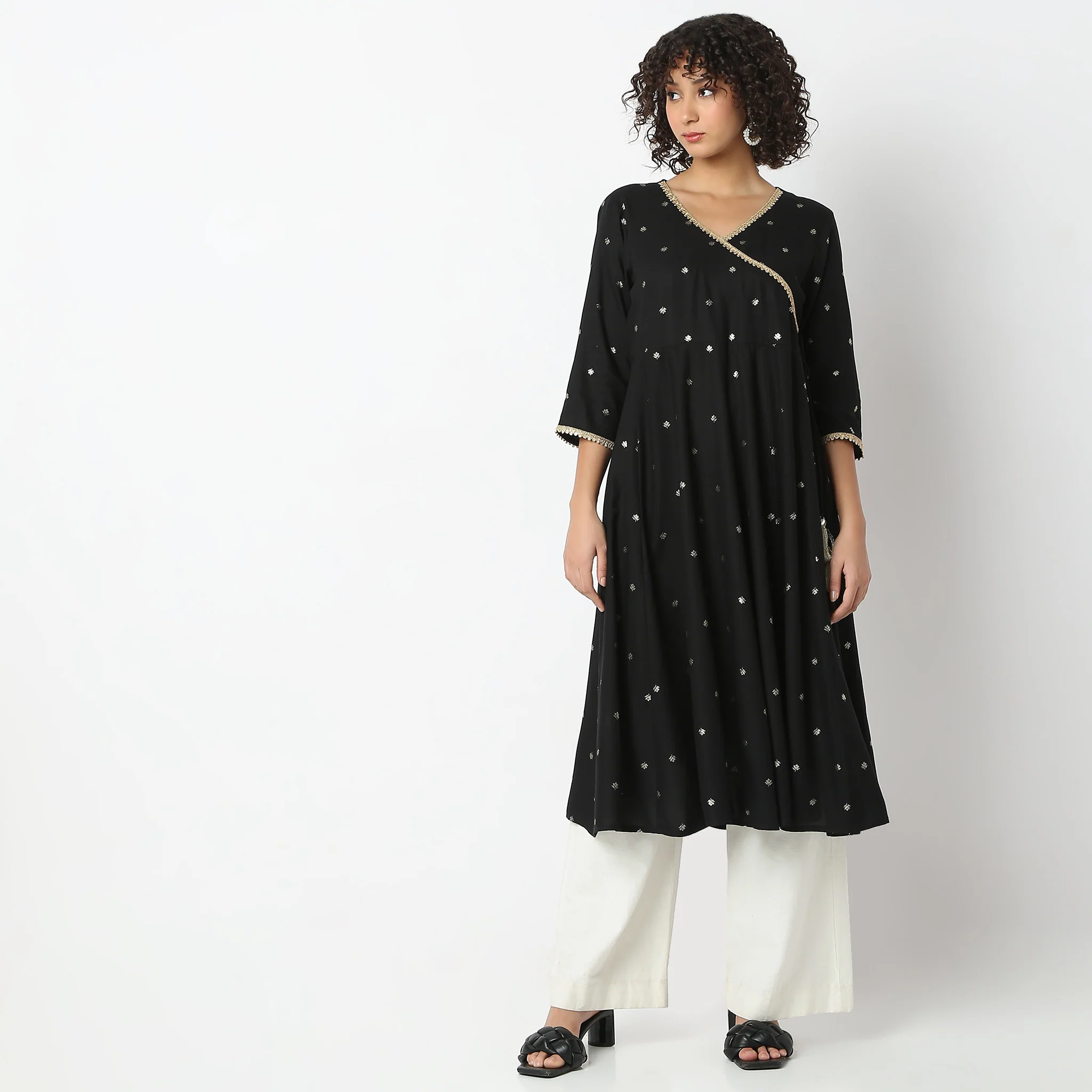 Flare Fit Printed V-Neck Kurta - Image 2